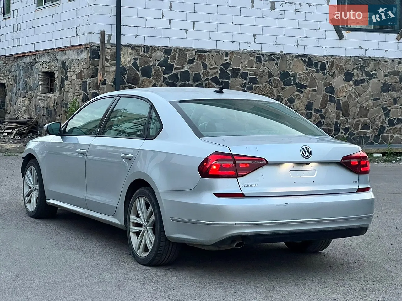 2016 Volkswagen Passat - мініатюра 19