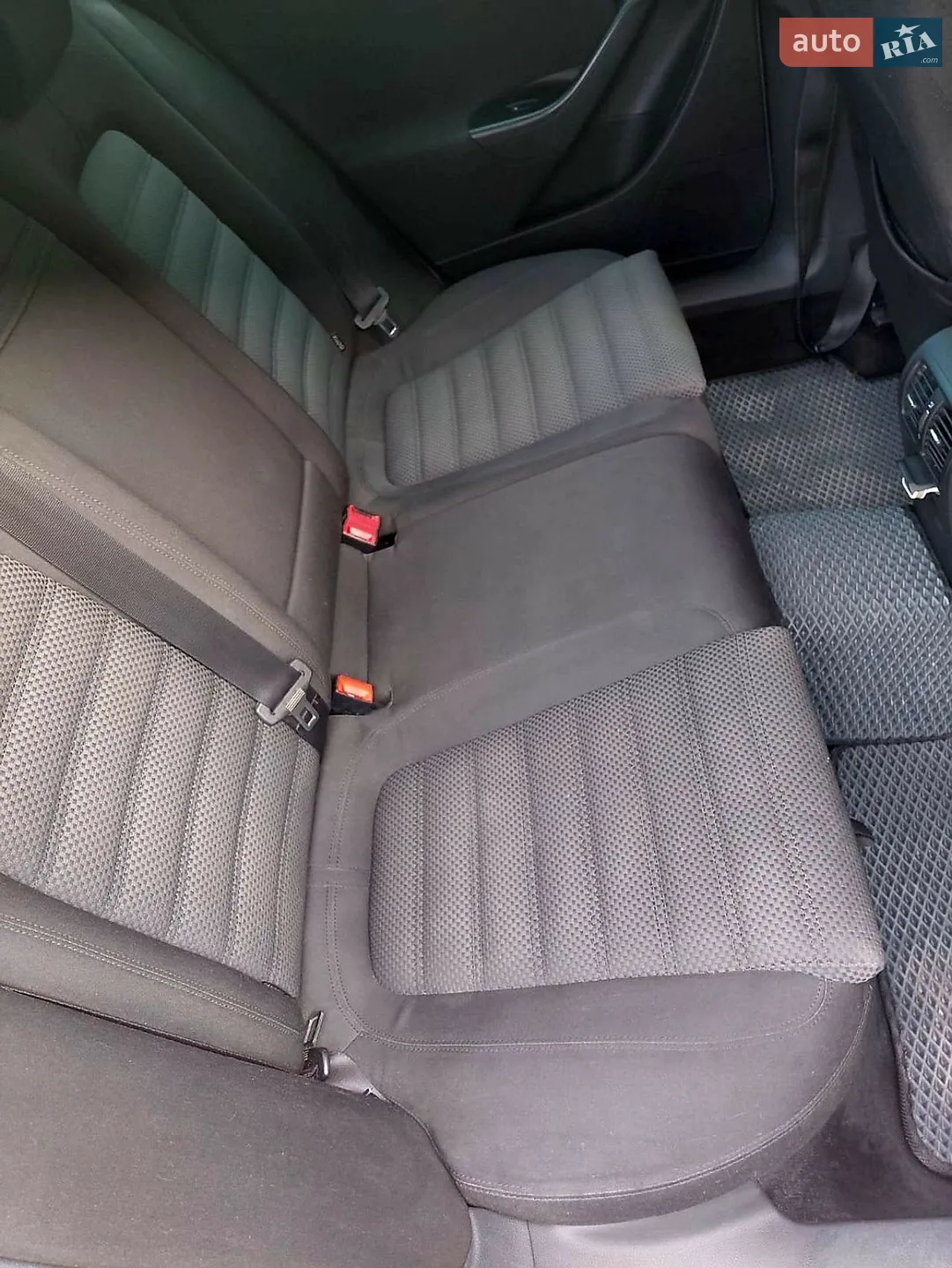 2010 Volkswagen Passat - мініатюра 21