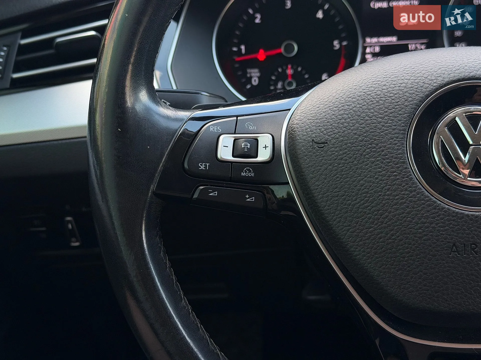 2016 Volkswagen Passat - мініатюра 43