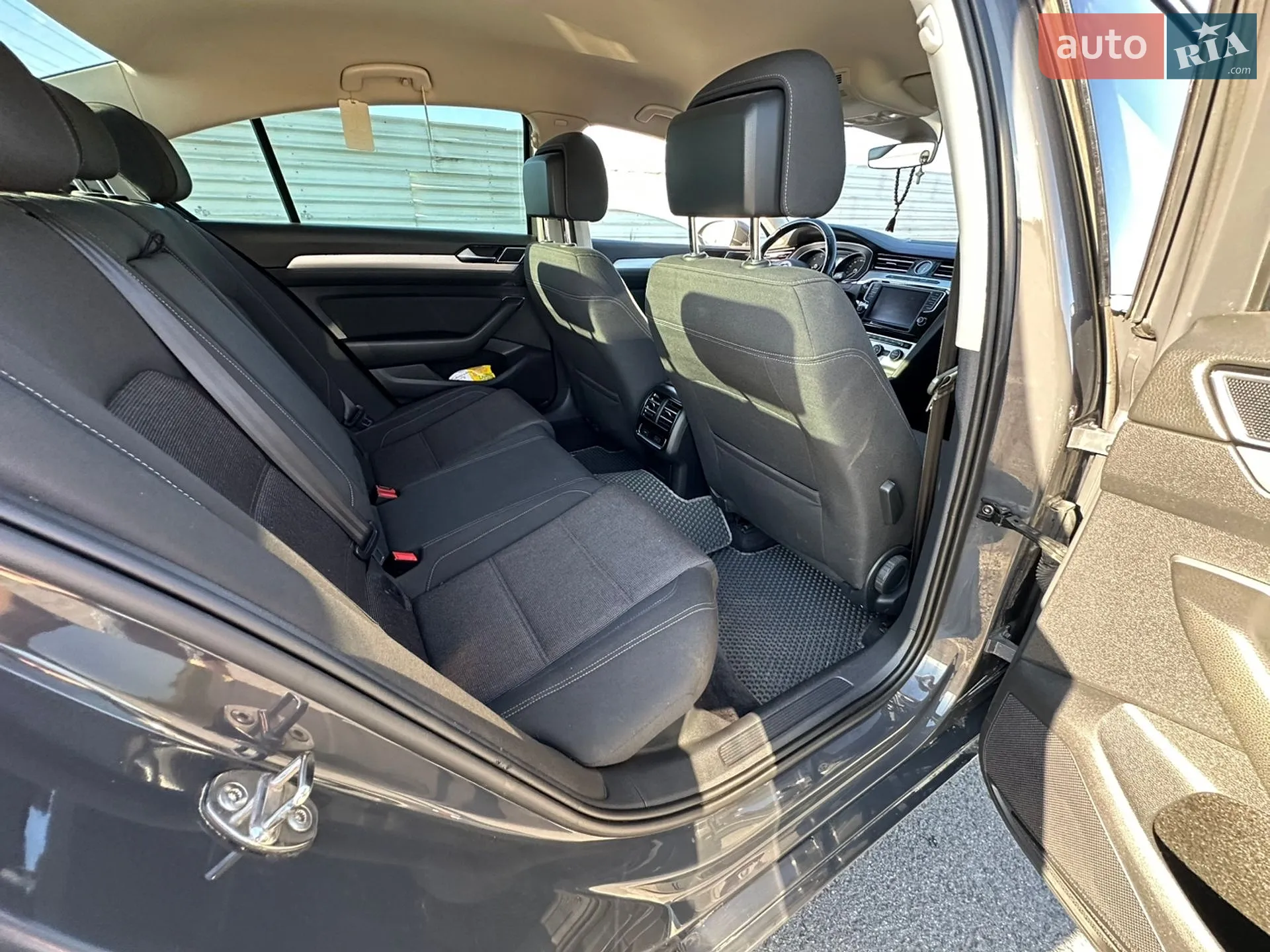 2015 Volkswagen Passat - мініатюра 29