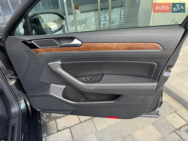 Volkswagen Passat 2018 VIN WVWZZZ3CZJE197497 фото оголошення 32 з 90