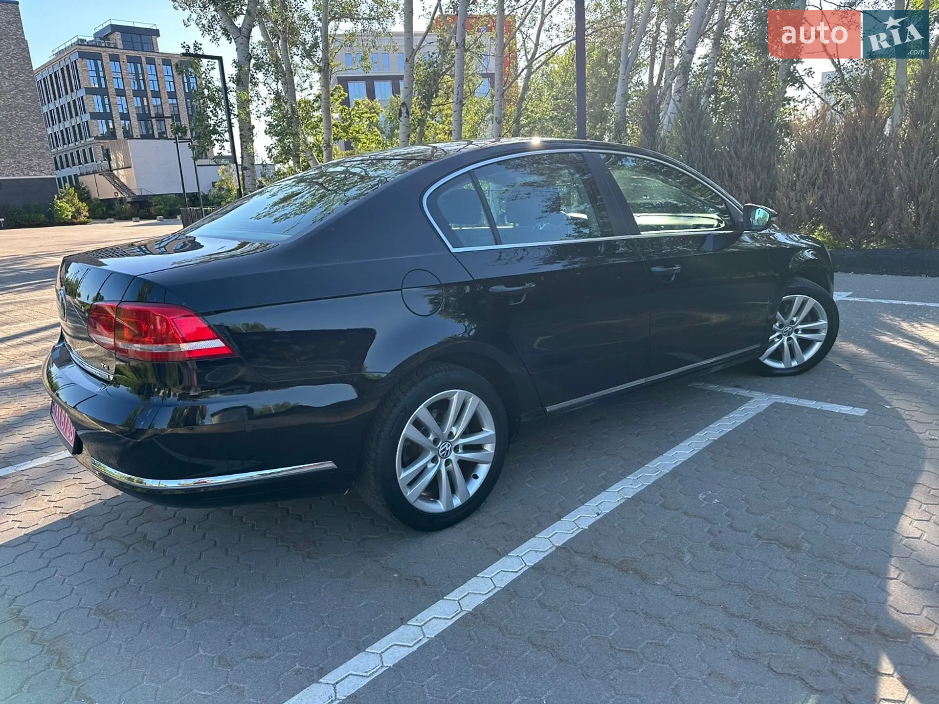2010 Volkswagen Passat - мініатюра 10