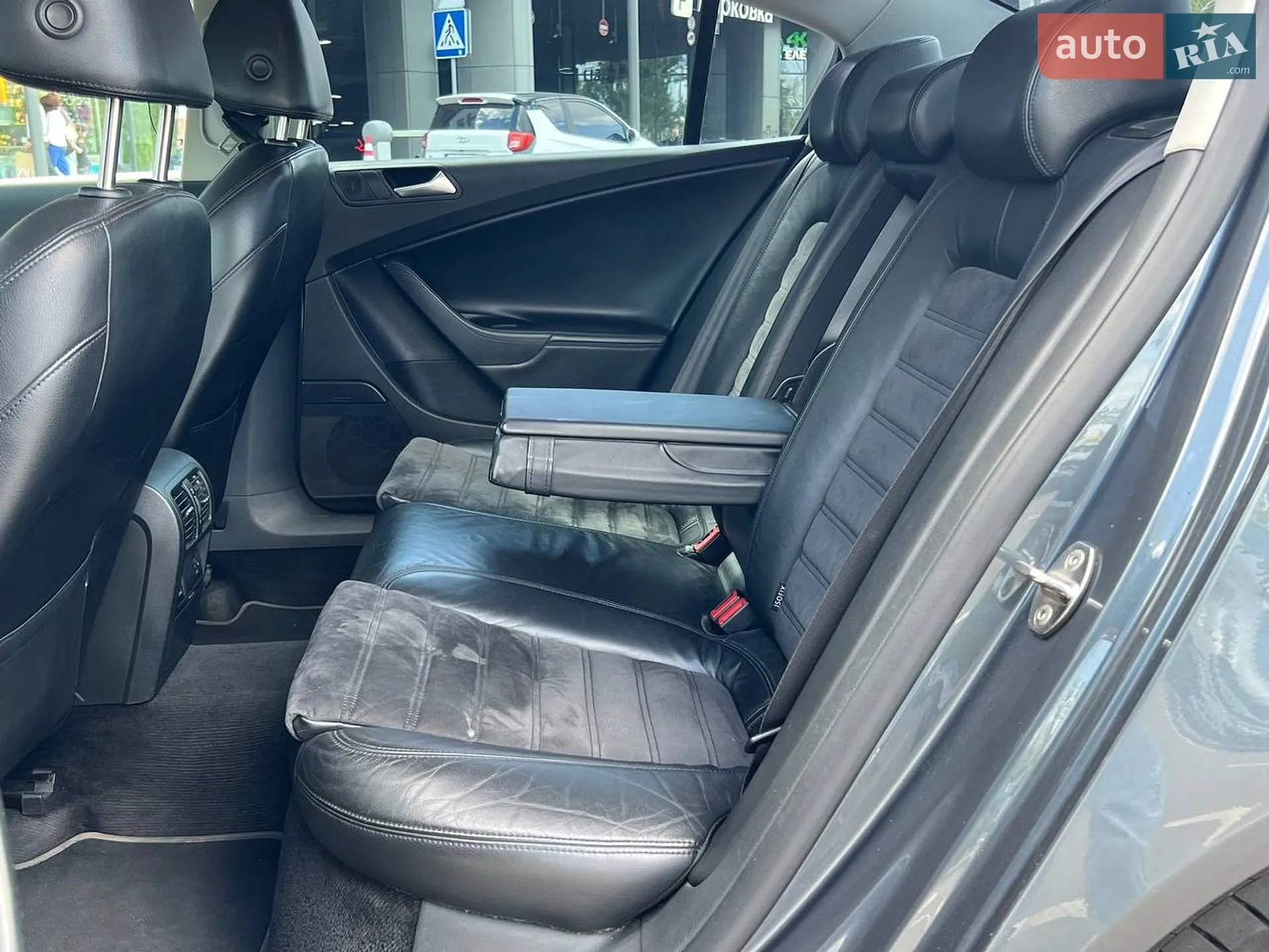 2010 Volkswagen Passat - мініатюра 10