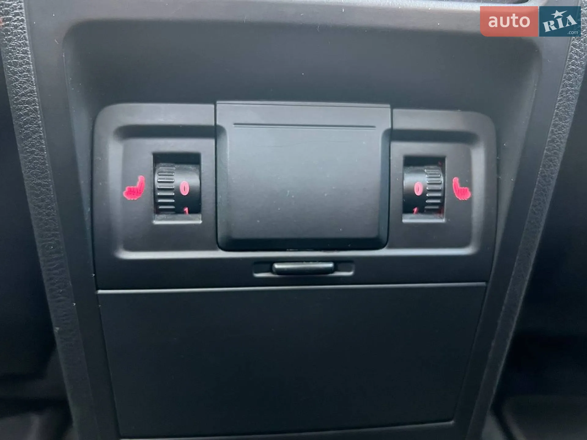 2010 Volkswagen Passat - мініатюра 29