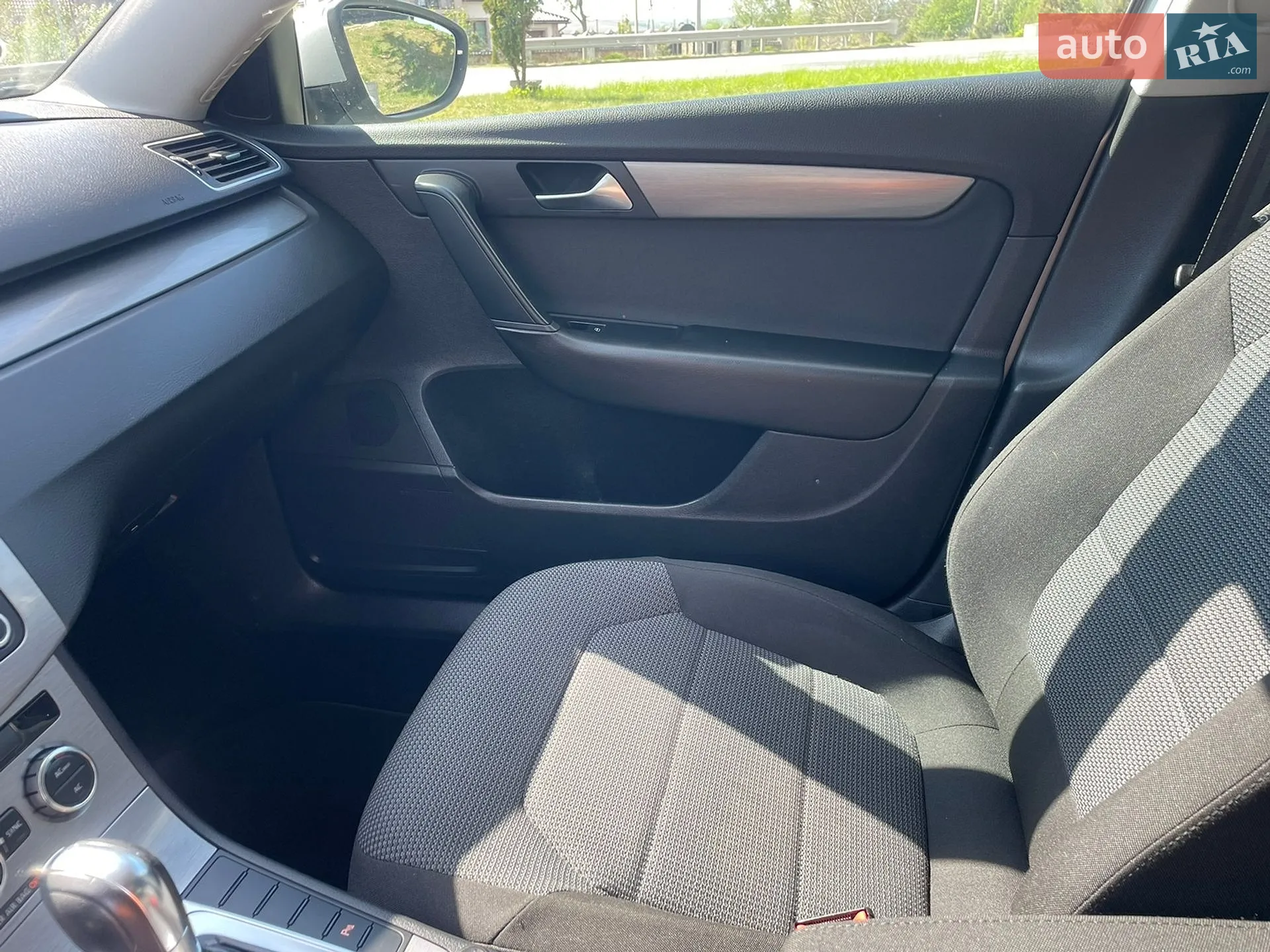 2011 Volkswagen Passat - мініатюра 29