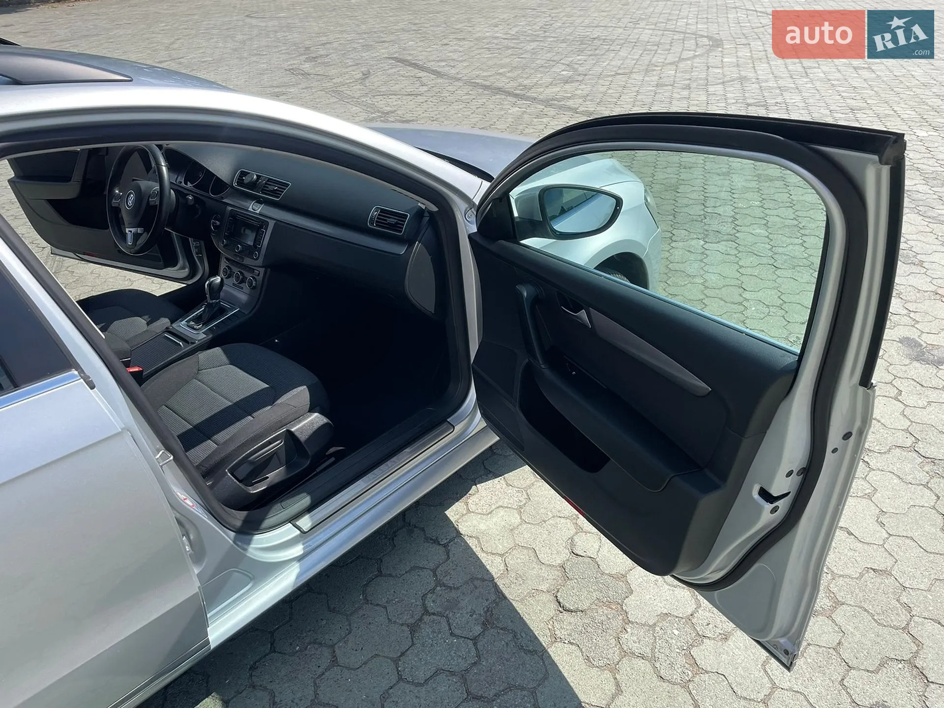 2011 Volkswagen Passat - мініатюра 32