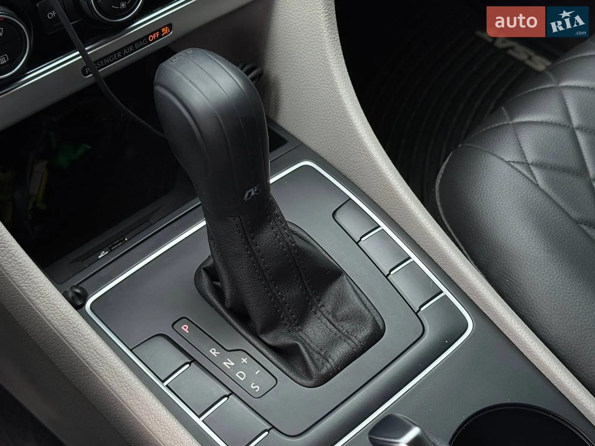 2016 Volkswagen Passat - мініатюра 19