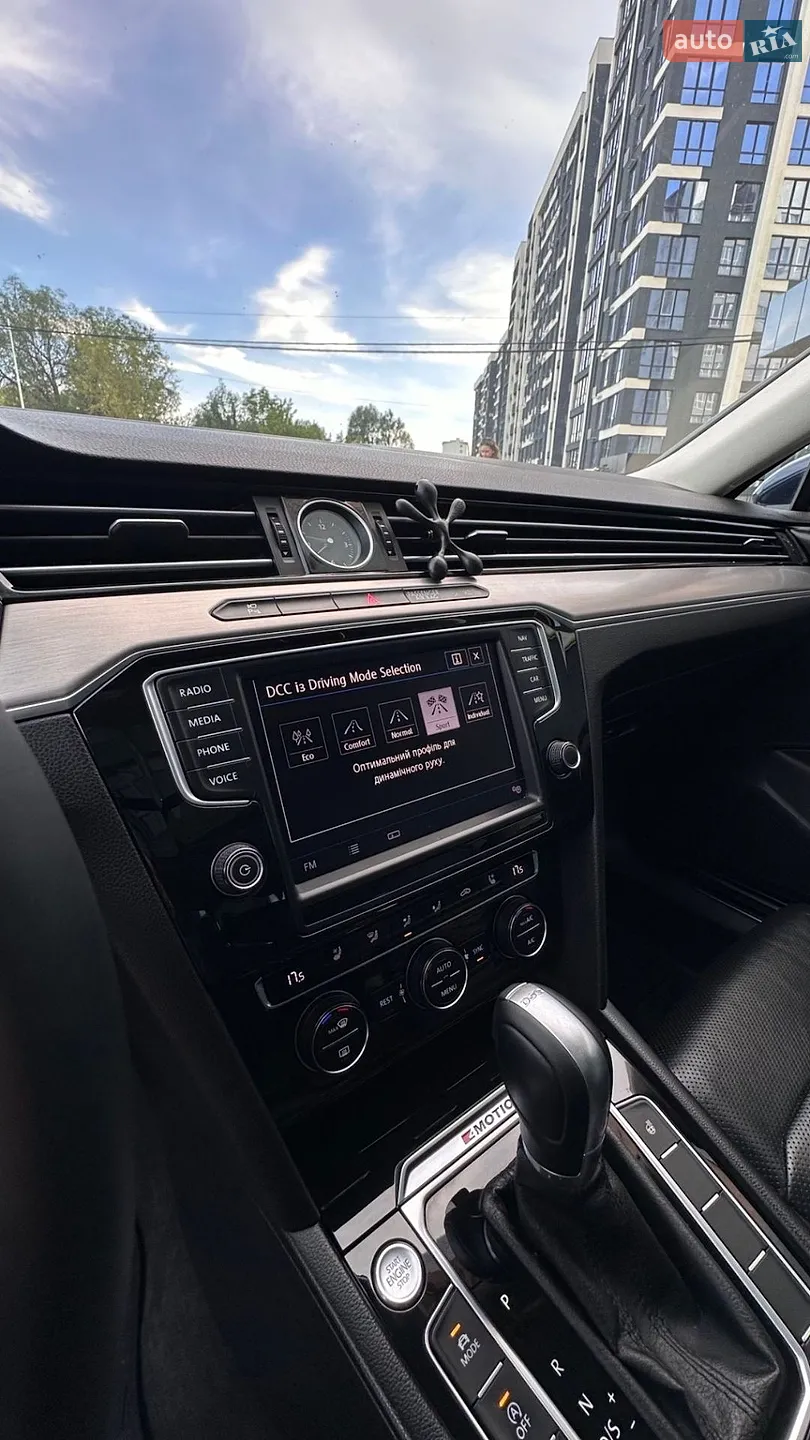 2016 Volkswagen Passat - мініатюра 25