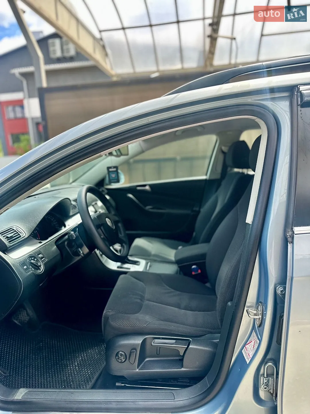2010 Volkswagen Passat - мініатюра 32