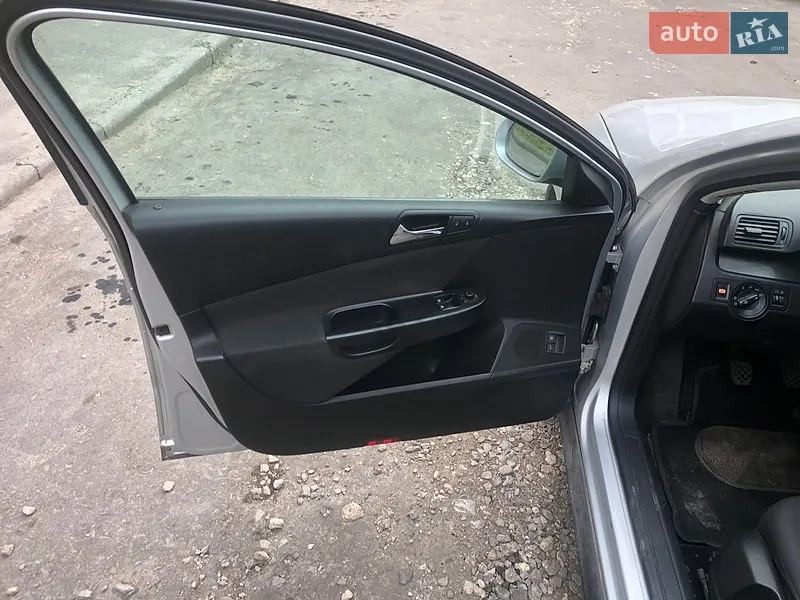 Volkswagen Passat 2006 VIN WVWZZZ3CZ7E062124 фото оголошення 12 з 44