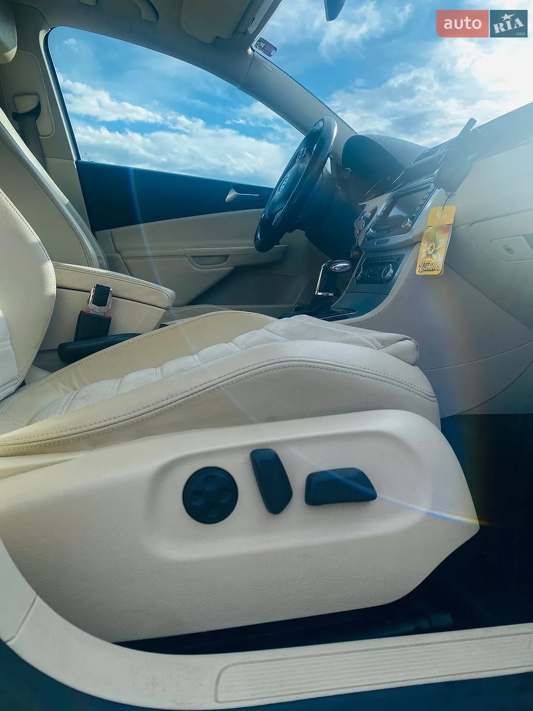 2010 Volkswagen Passat - мініатюра 9