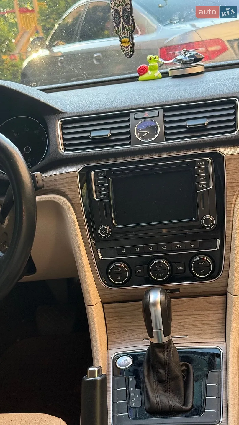2016 Volkswagen Passat - мініатюра 22