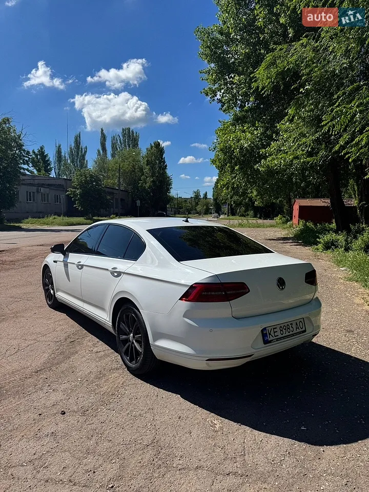 2017 Volkswagen Passat - мініатюра 25