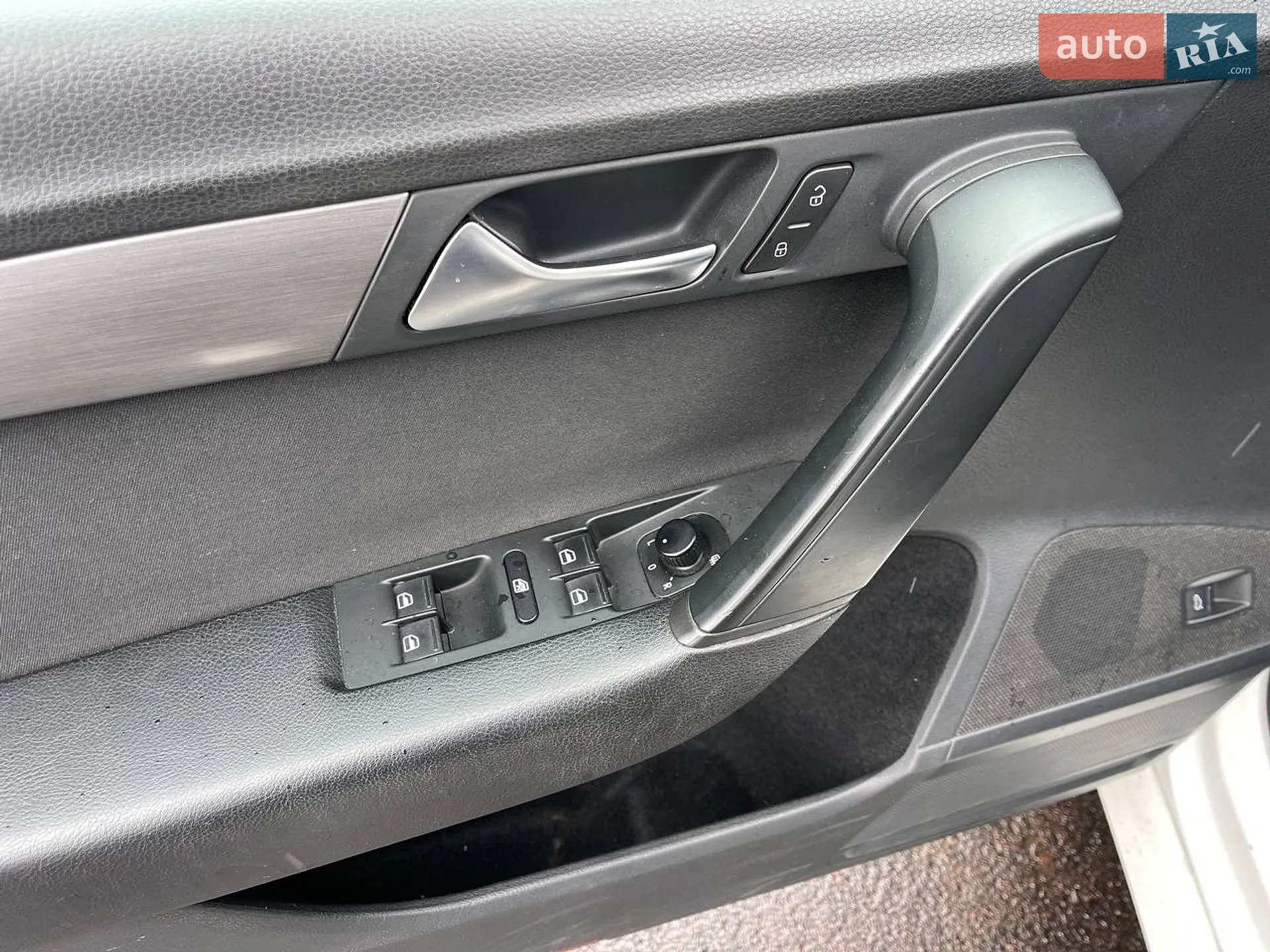 2011 Volkswagen Passat - мініатюра 16