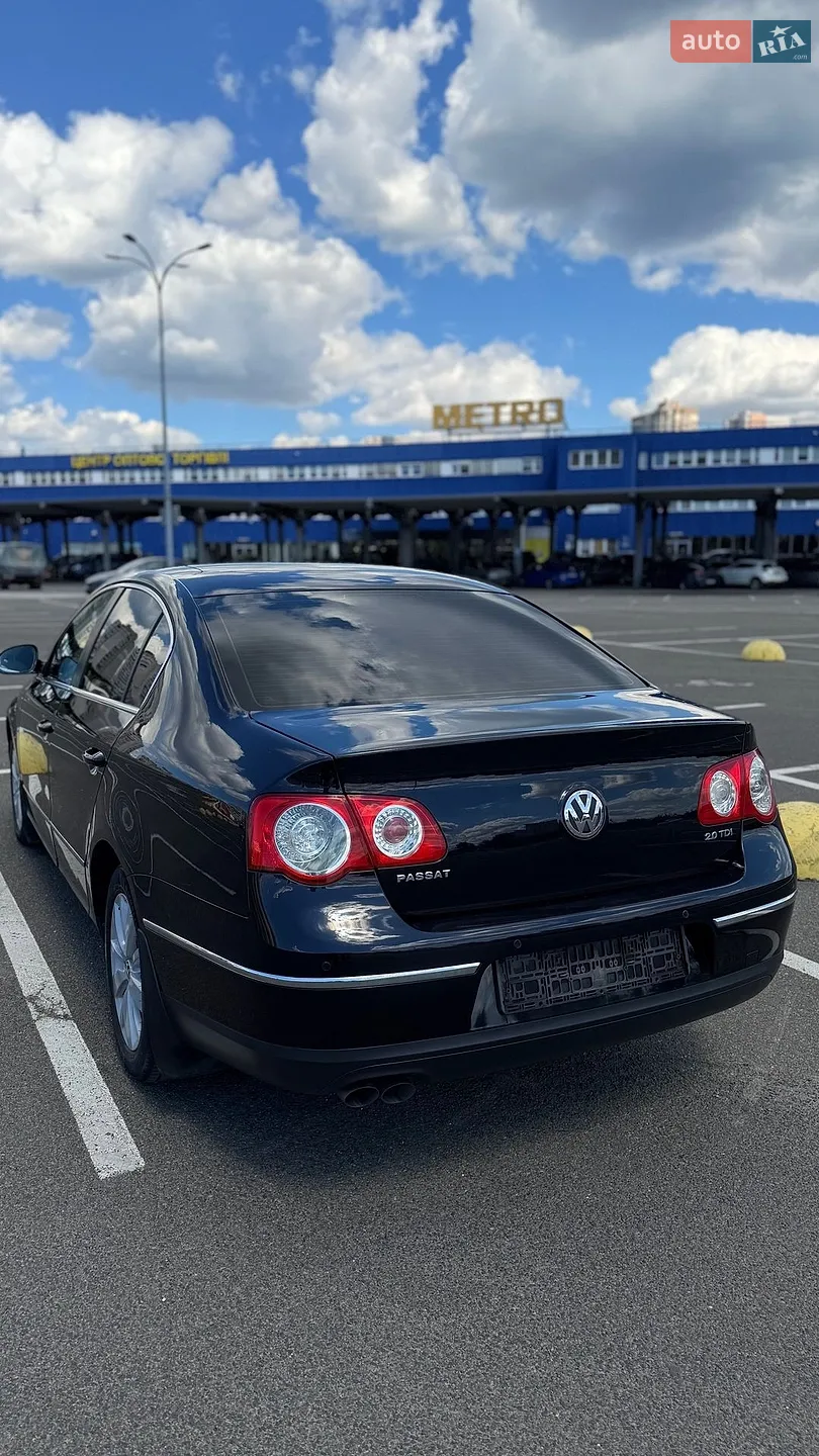 2010 Volkswagen Passat - мініатюра 3