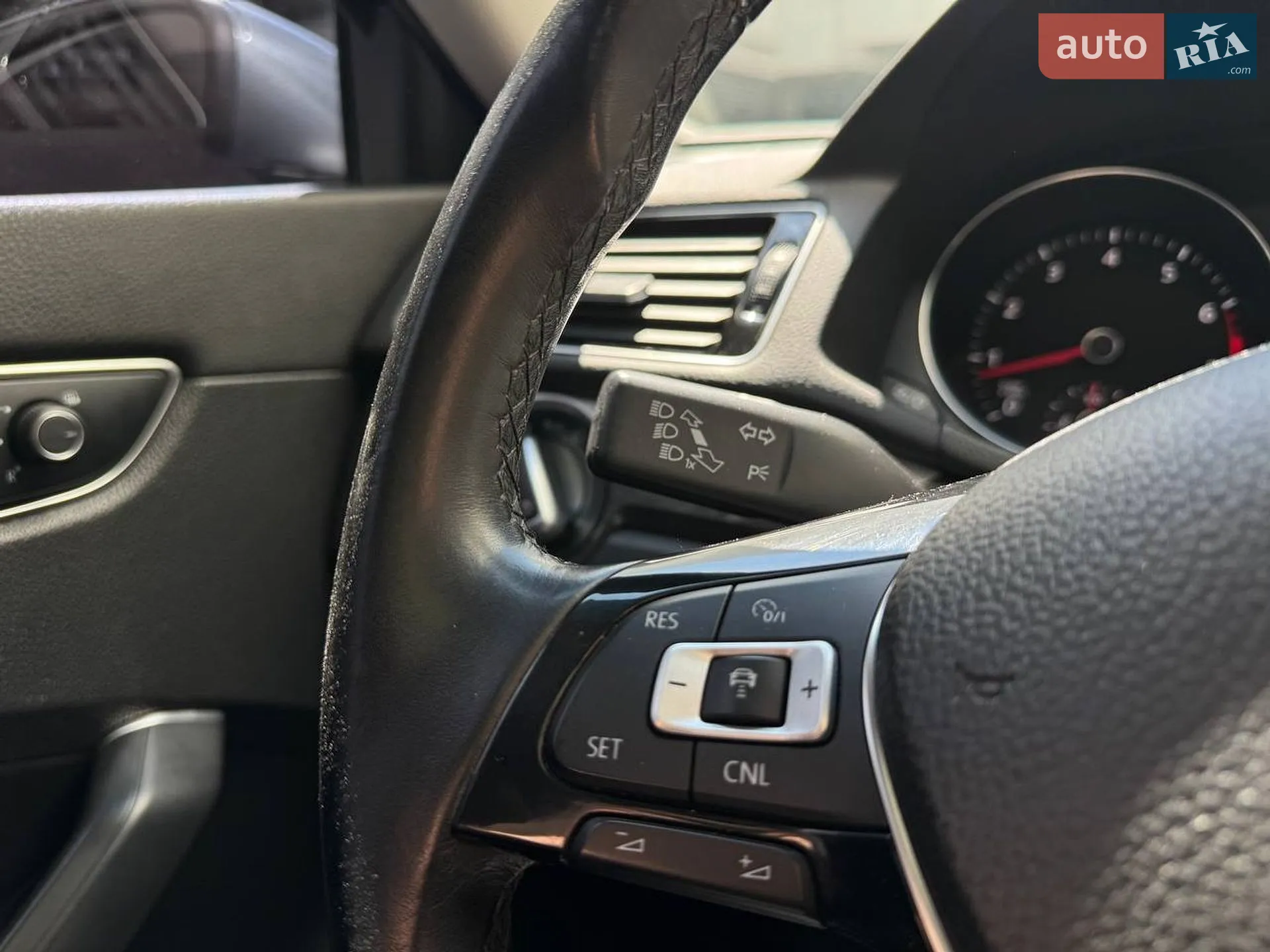2016 Volkswagen Passat - мініатюра 15