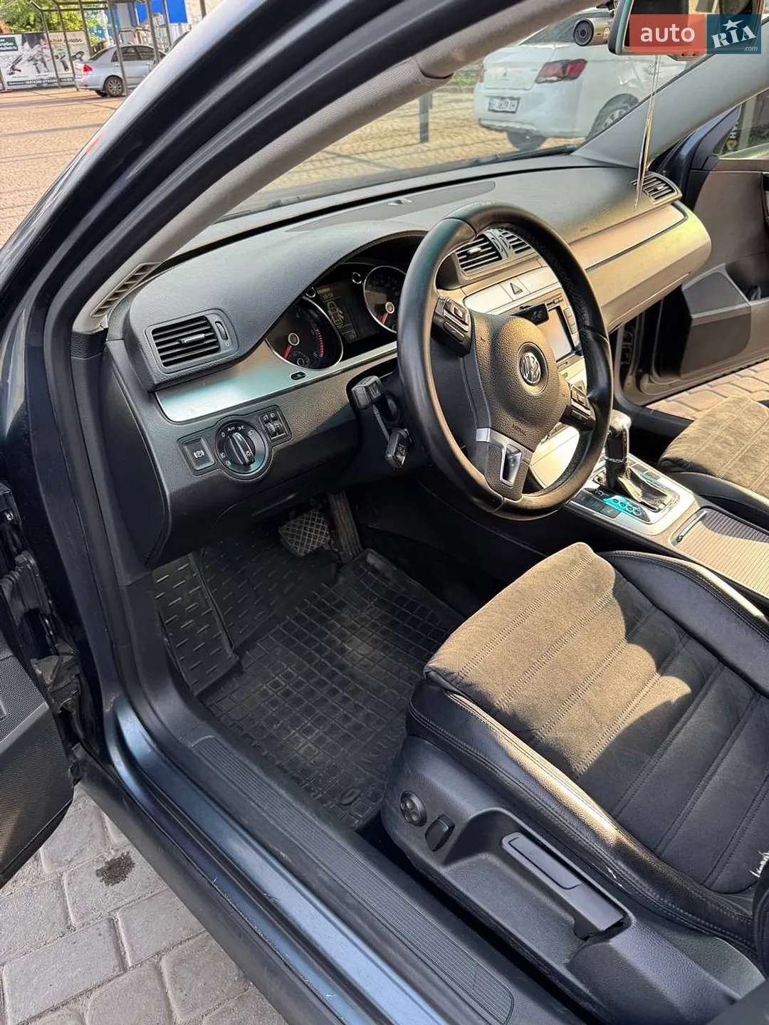 2010 Volkswagen Passat - мініатюра 15