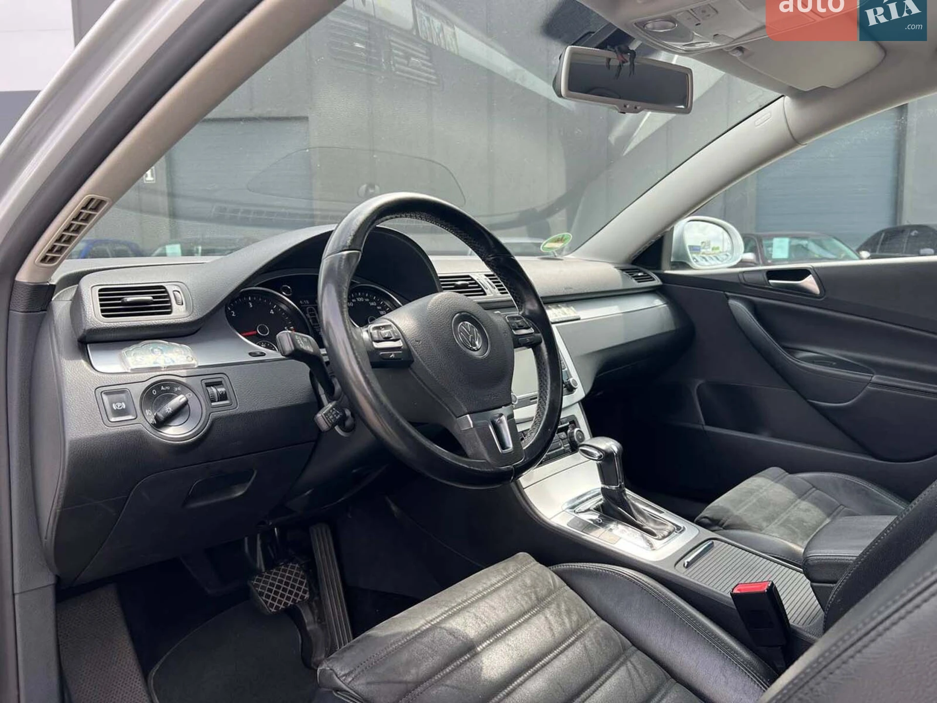 2010 Volkswagen Passat - мініатюра 20