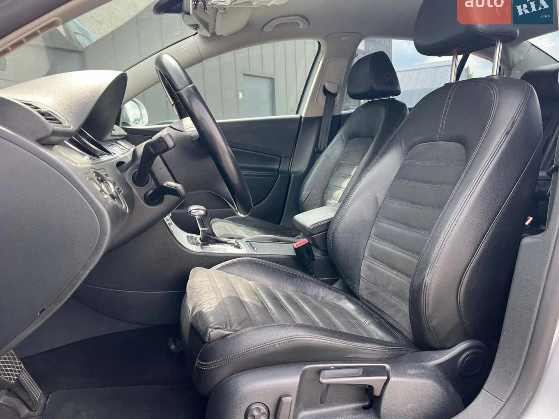 2010 Volkswagen Passat - мініатюра 21
