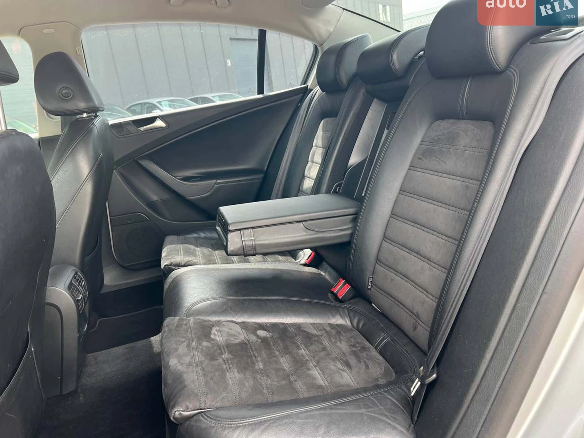 2010 Volkswagen Passat - мініатюра 41