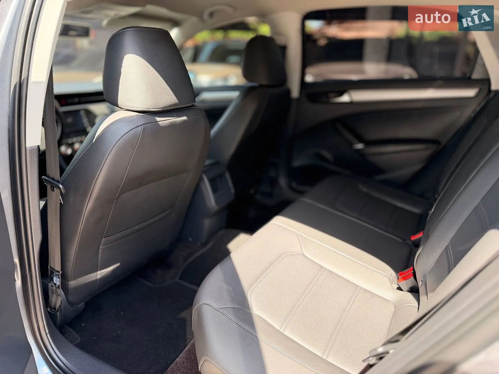 2019 Volkswagen Passat - мініатюра 14
