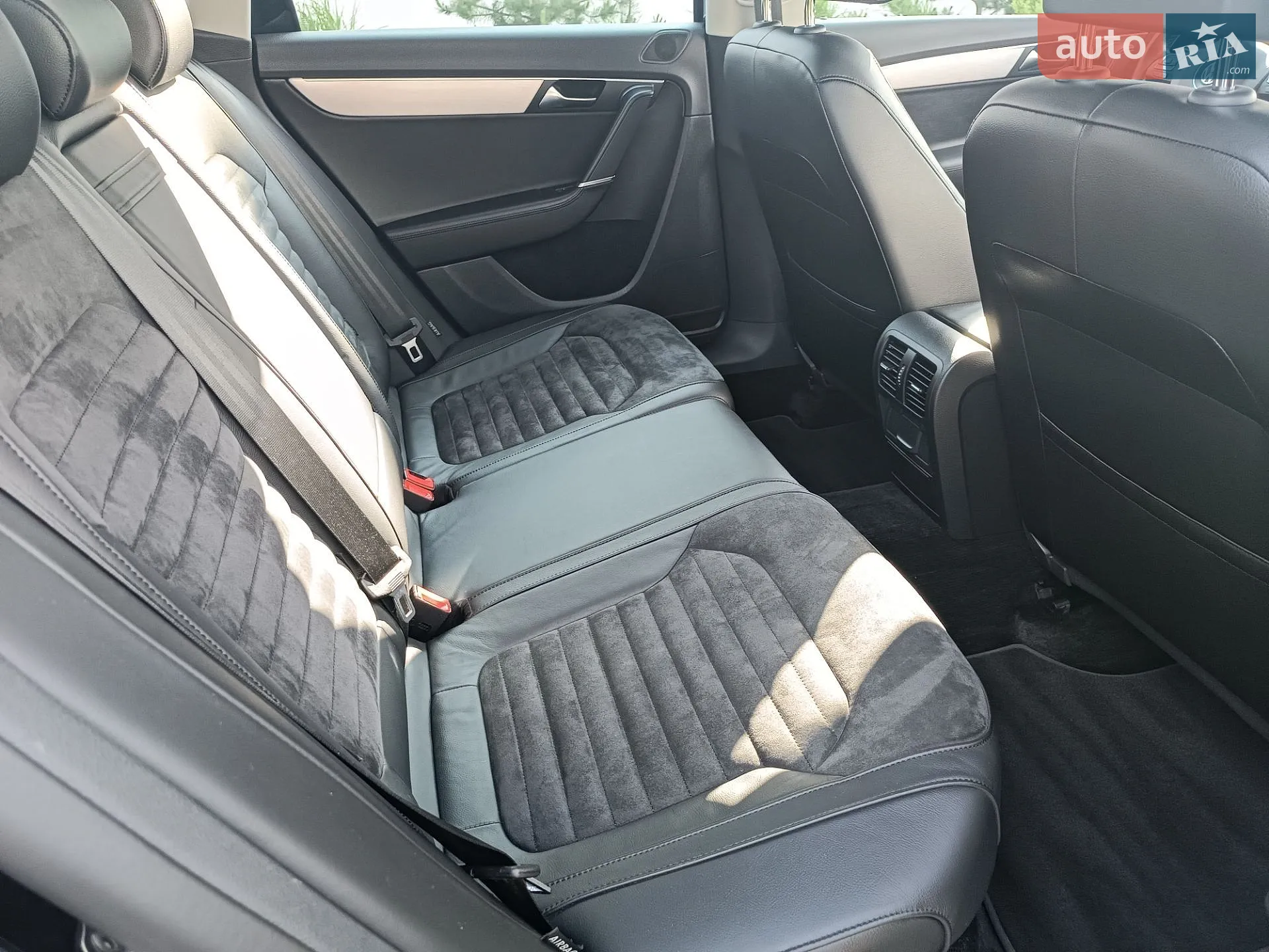 2011 Volkswagen Passat - мініатюра 29