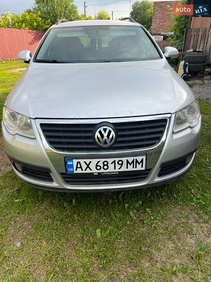 2010 Volkswagen Passat - мініатюра 4