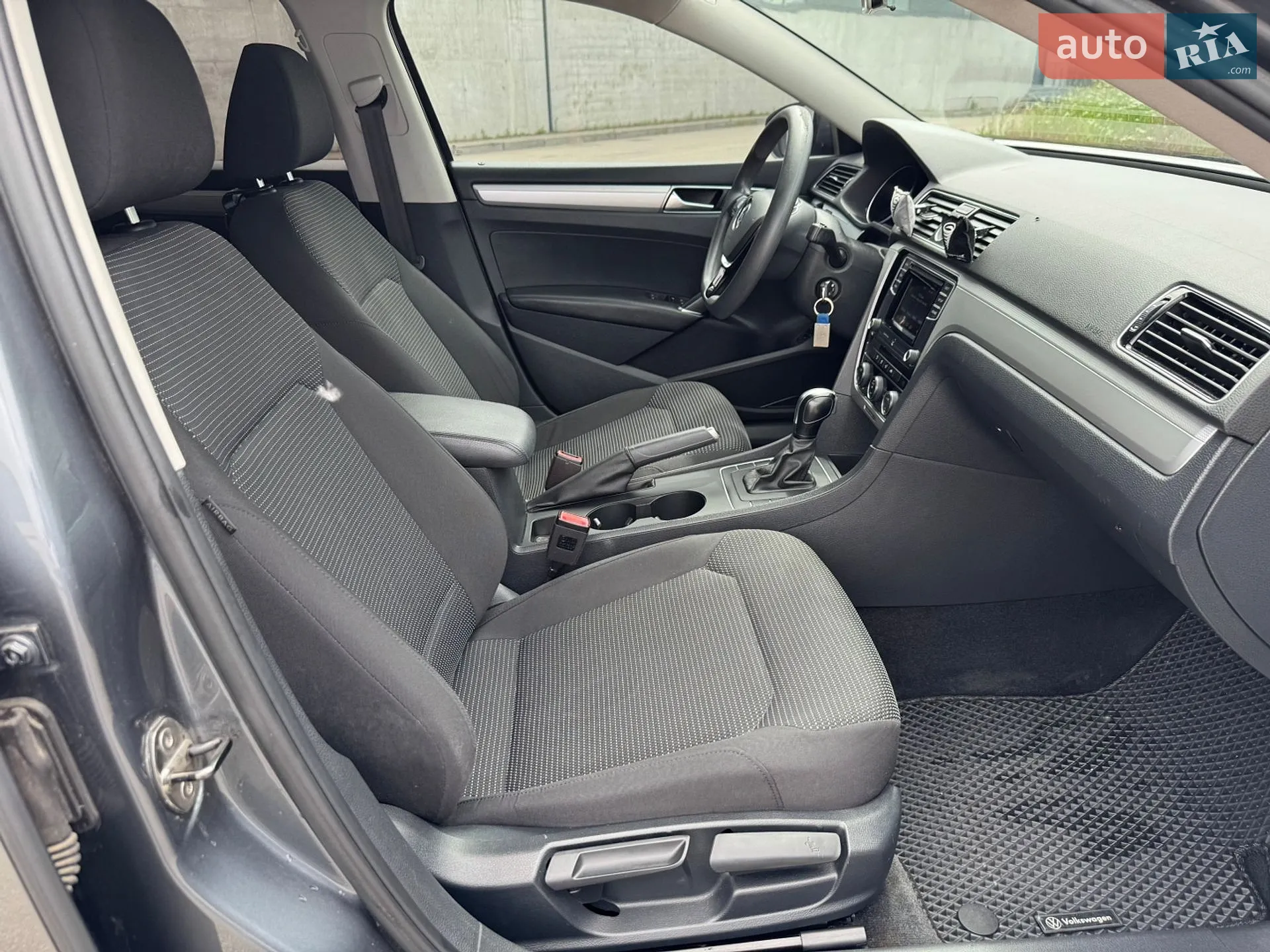 2016 Volkswagen Passat - мініатюра 24
