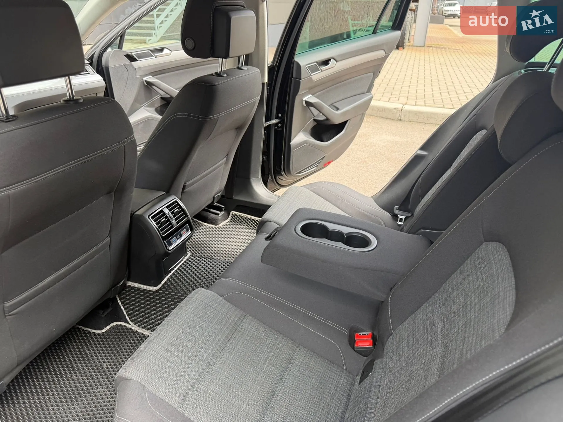 2020 Volkswagen Passat - мініатюра 13
