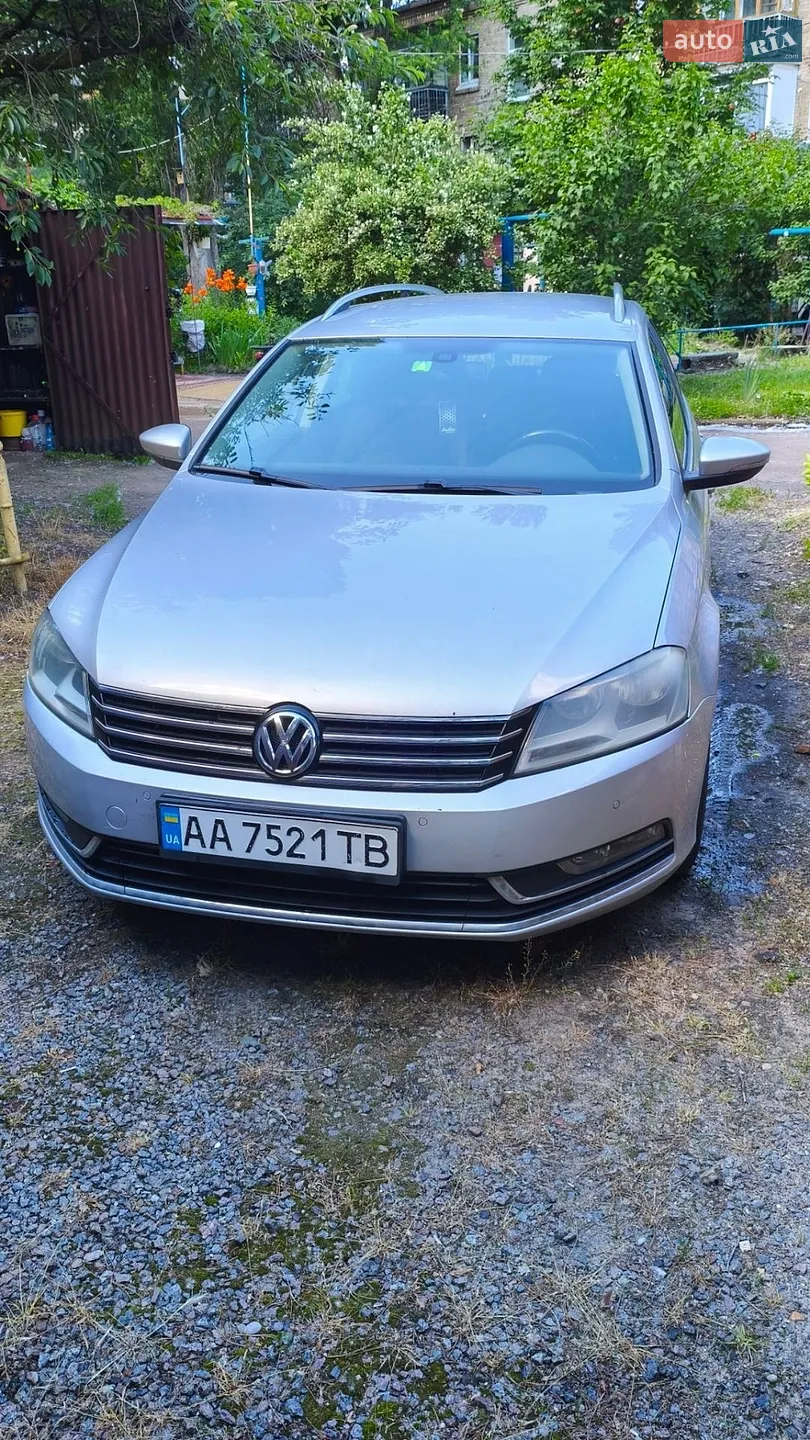 2011 Volkswagen Passat - фото 1