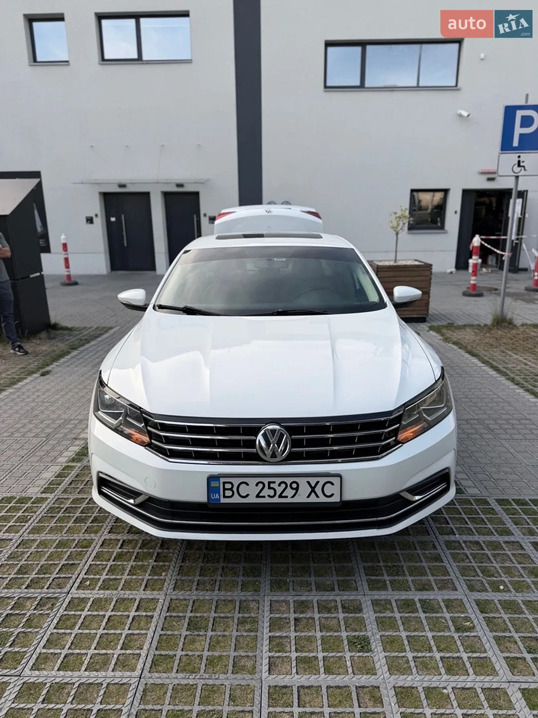 2016 Volkswagen Passat - мініатюра 2