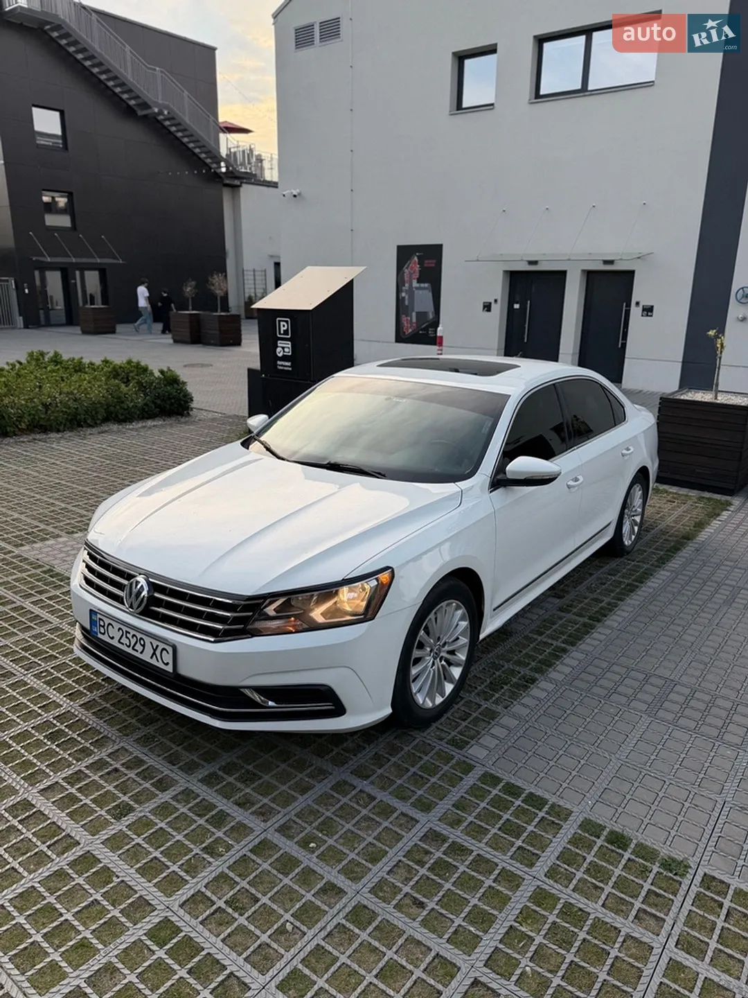2016 Volkswagen Passat - мініатюра 3