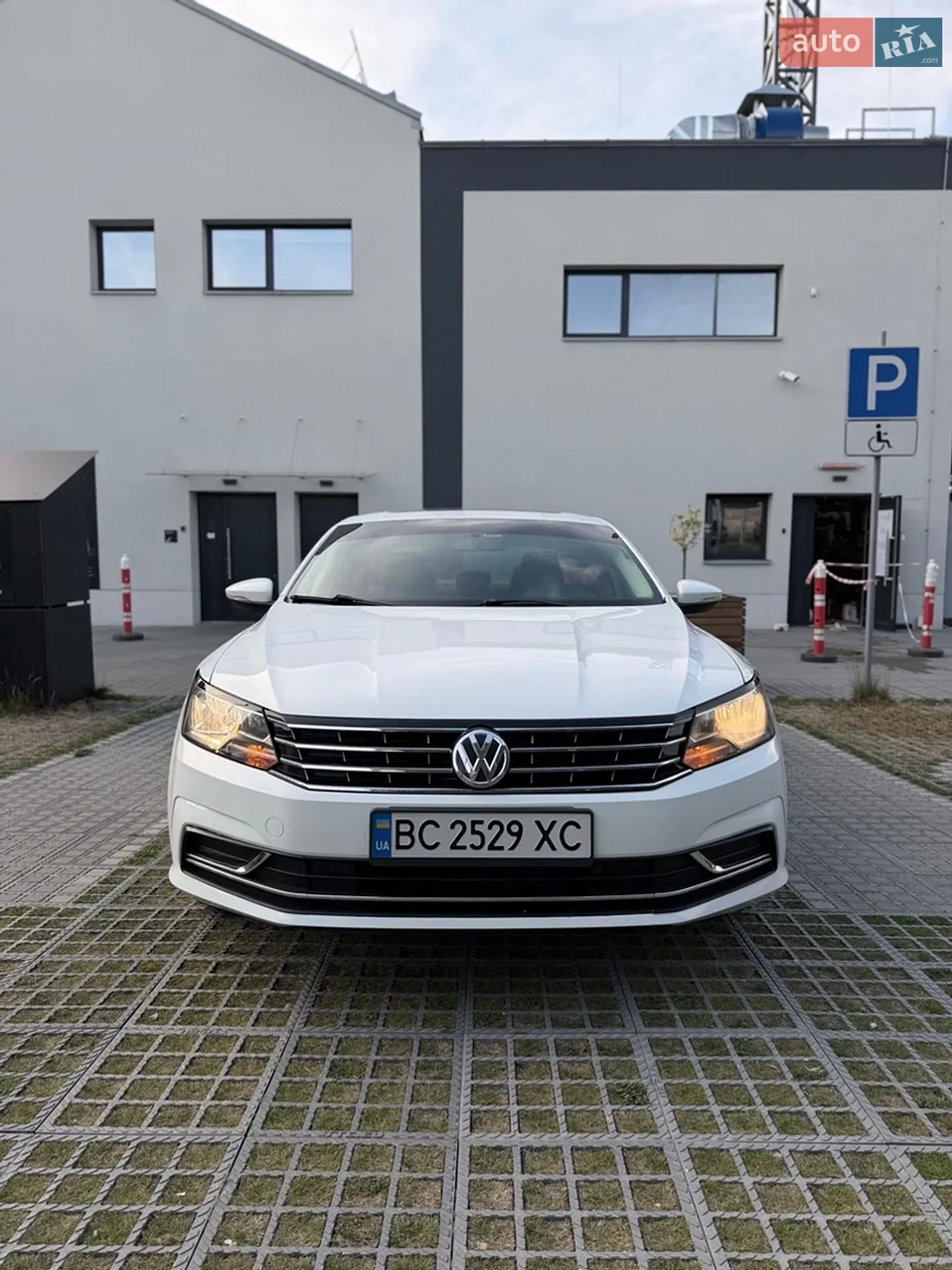 2016 Volkswagen Passat - мініатюра 10