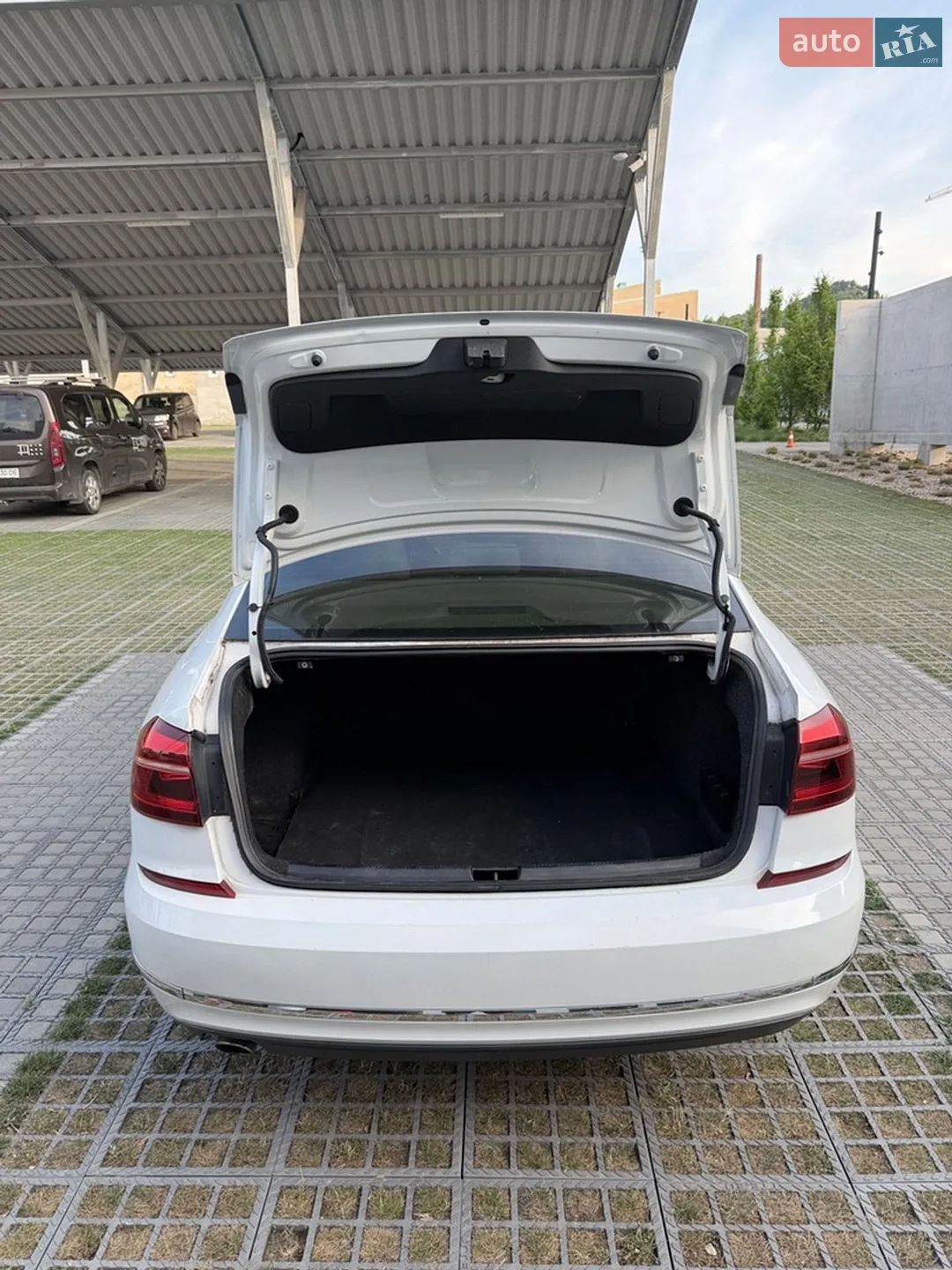 2016 Volkswagen Passat - мініатюра 18