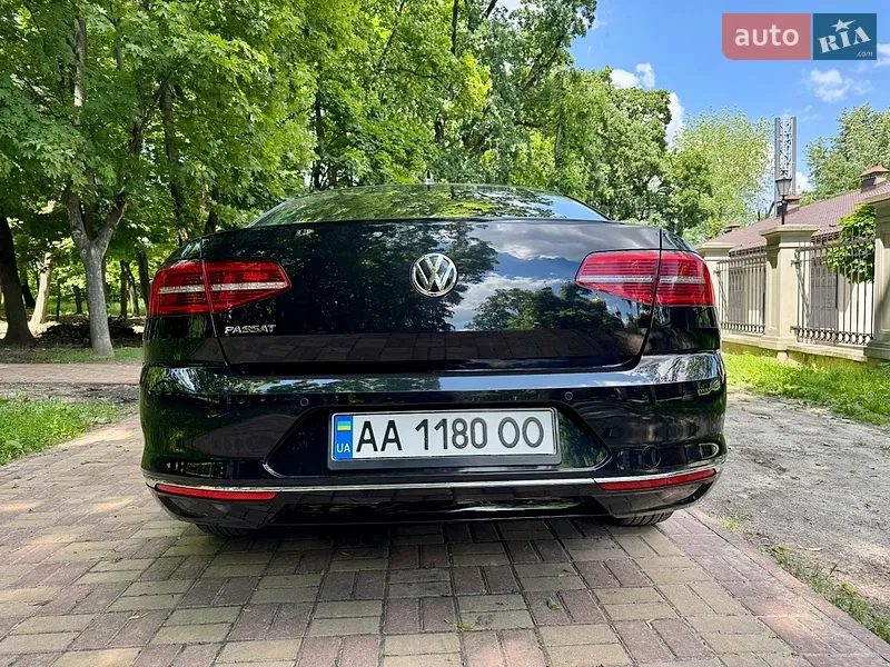 Volkswagen Passat 2018 VIN WVWZZZ3CZJE152620 фото оголошення 5 з 59