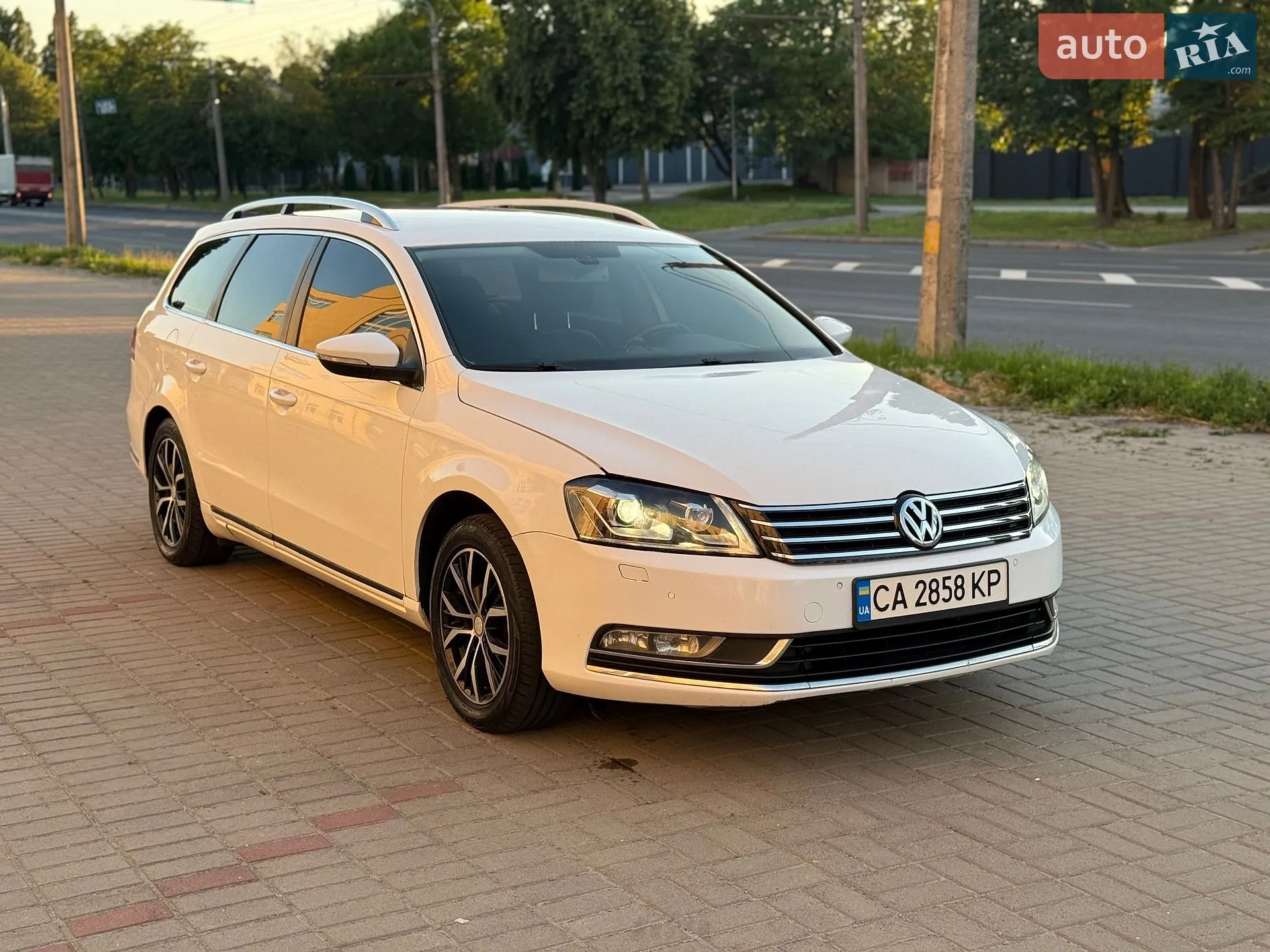 2011 Volkswagen Passat - мініатюра 2
