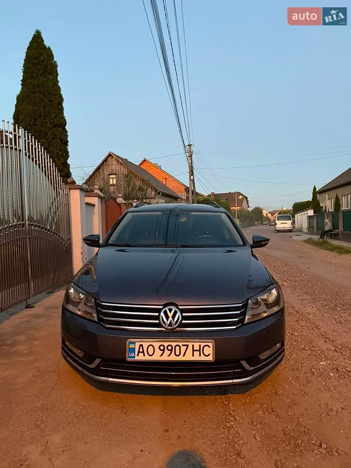 2010 Volkswagen Passat - мініатюра 13