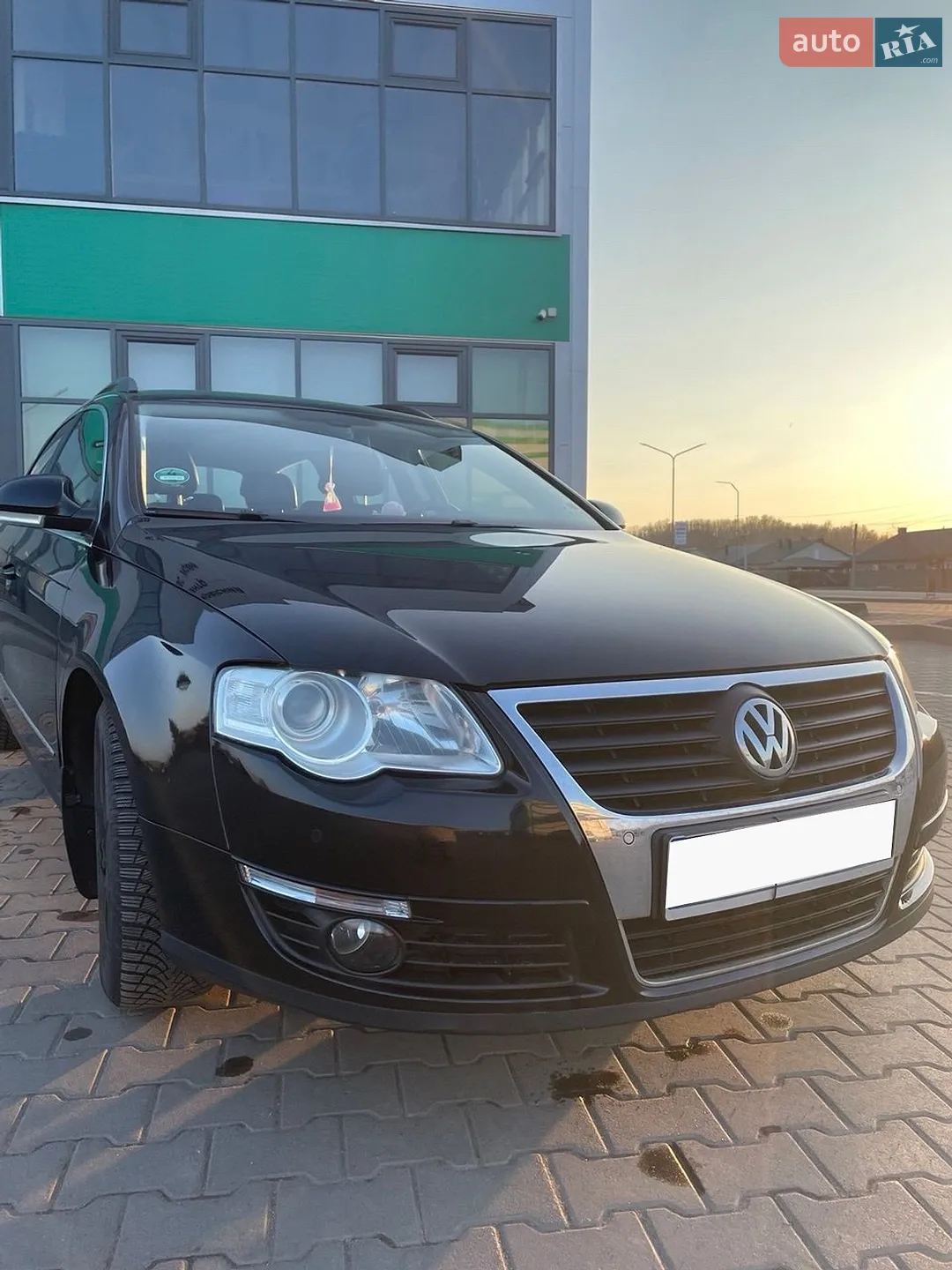 2010 Volkswagen Passat - фото 1
