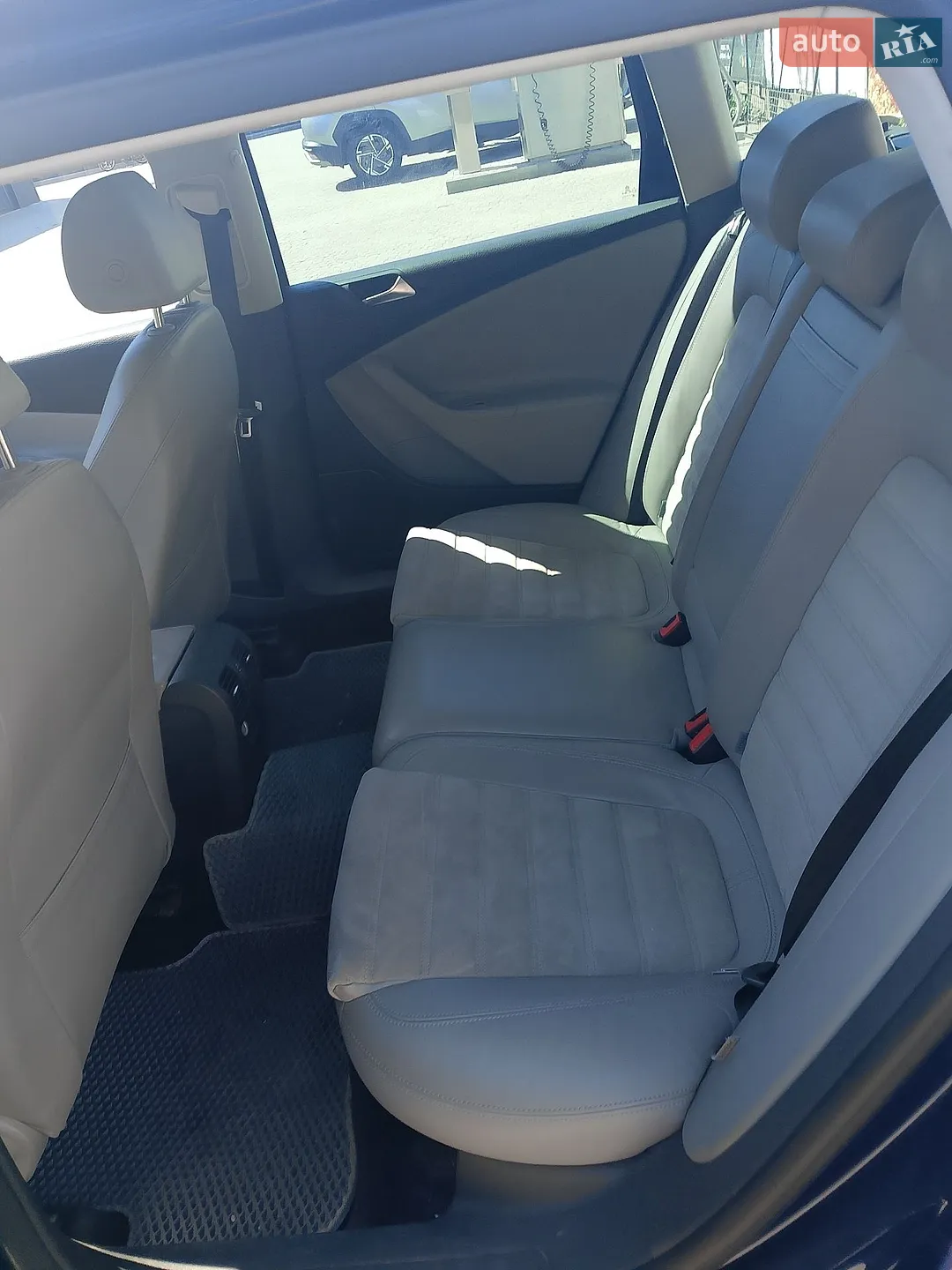 2010 Volkswagen Passat - мініатюра 8
