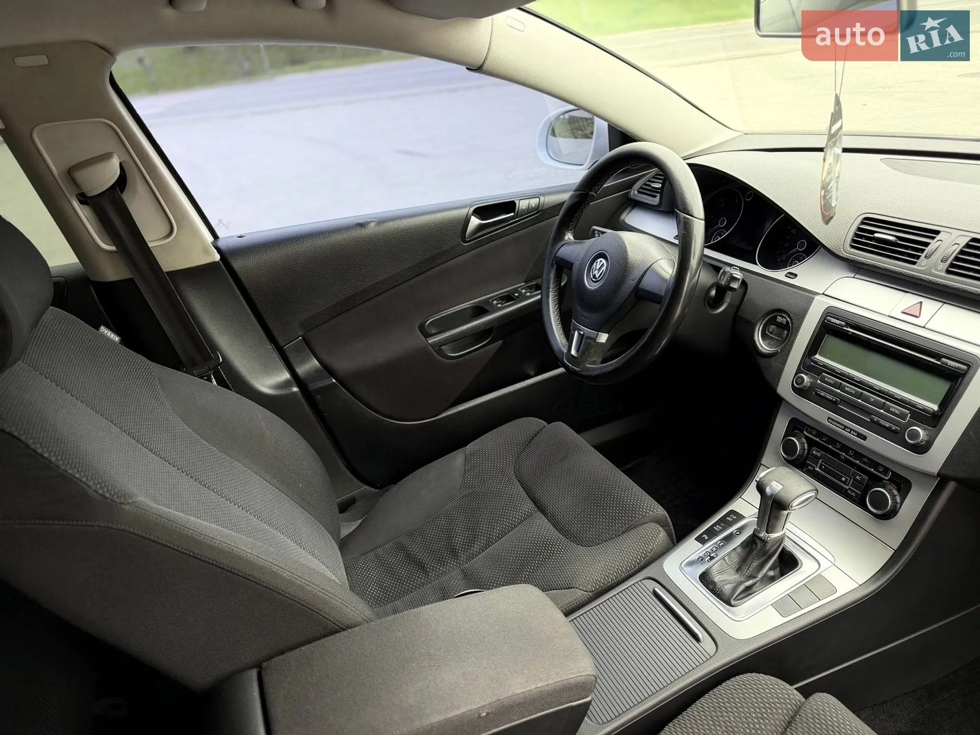 2010 Volkswagen Passat - мініатюра 32