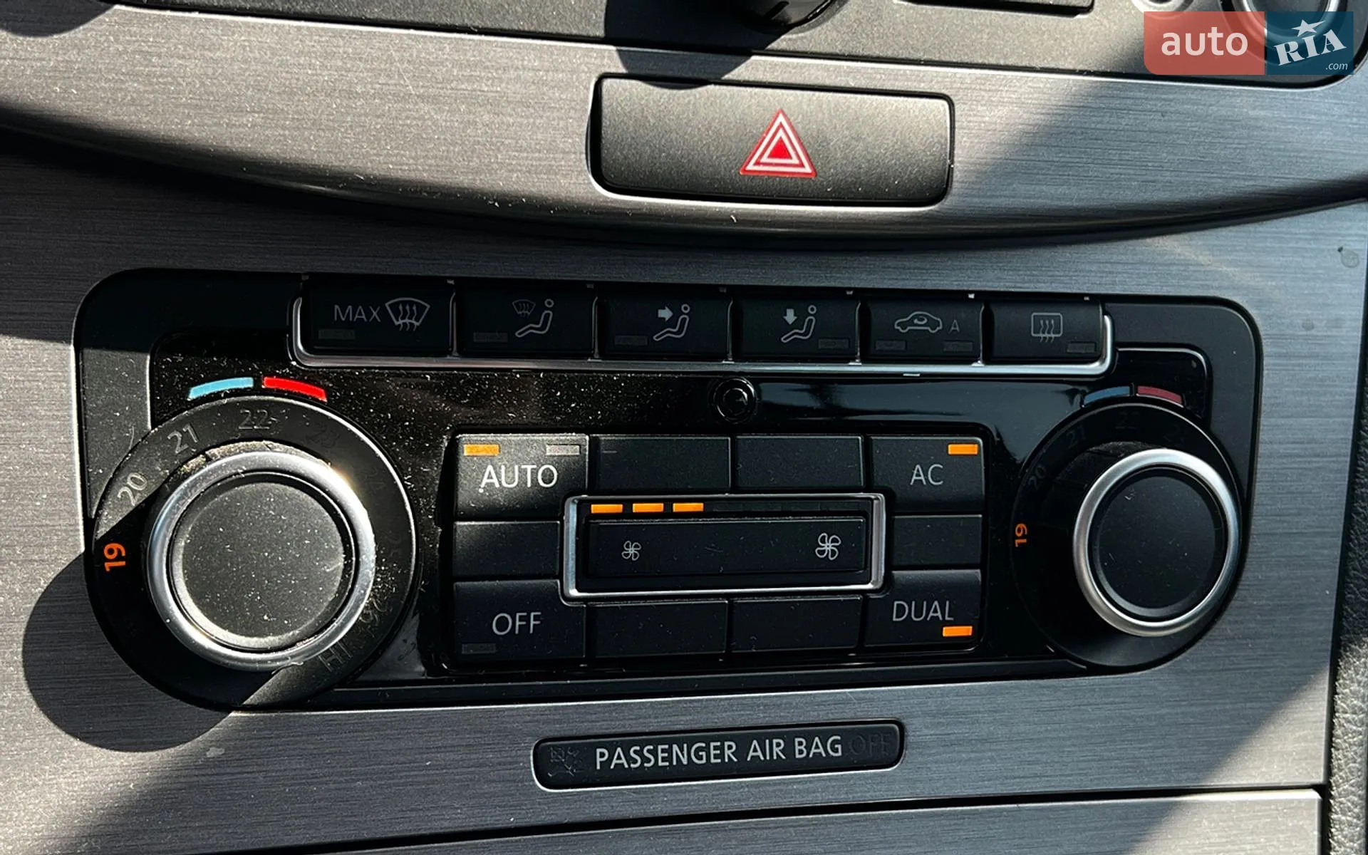 2010 Volkswagen Passat - мініатюра 15