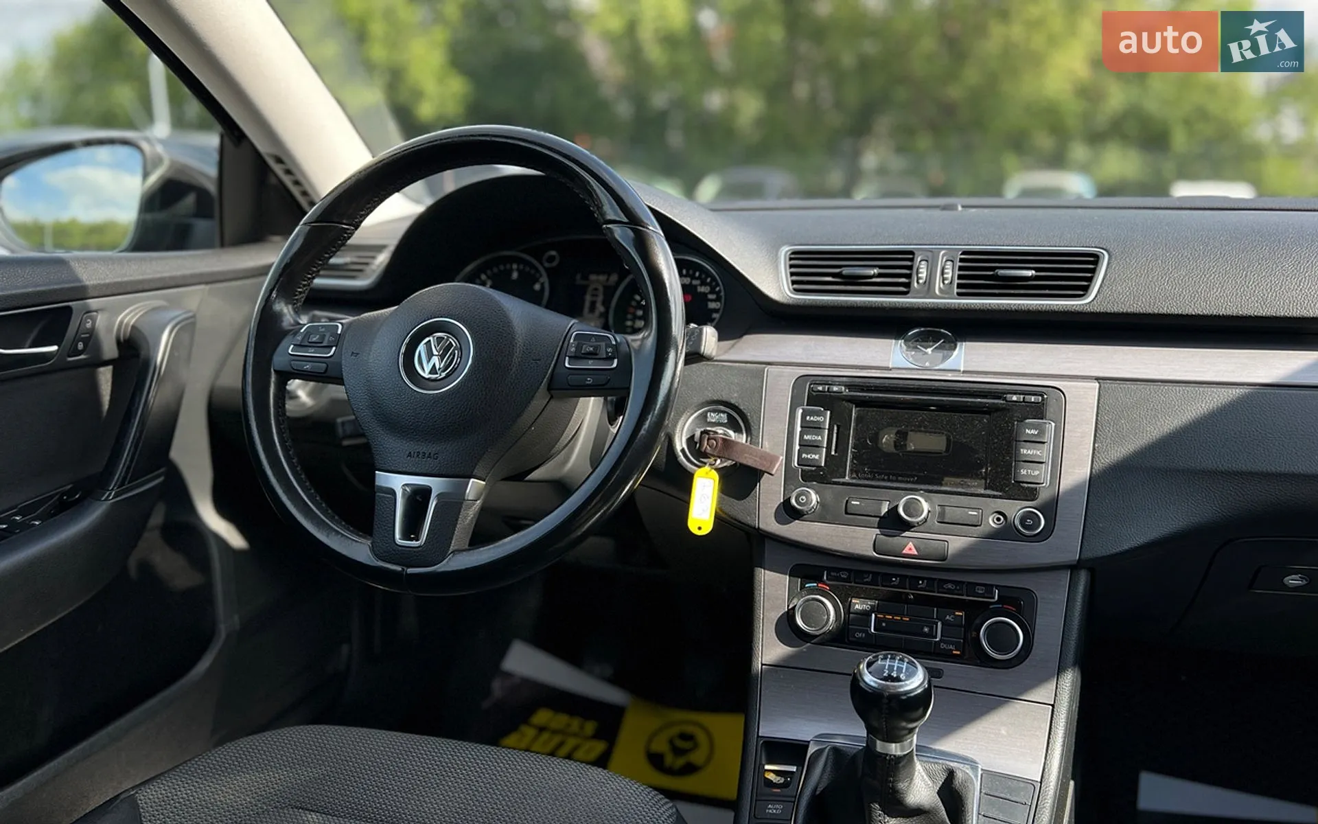 2010 Volkswagen Passat - мініатюра 19