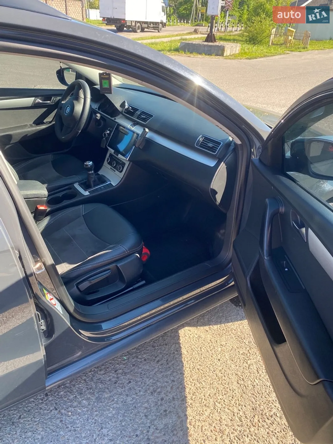 2010 Volkswagen Passat - мініатюра 4