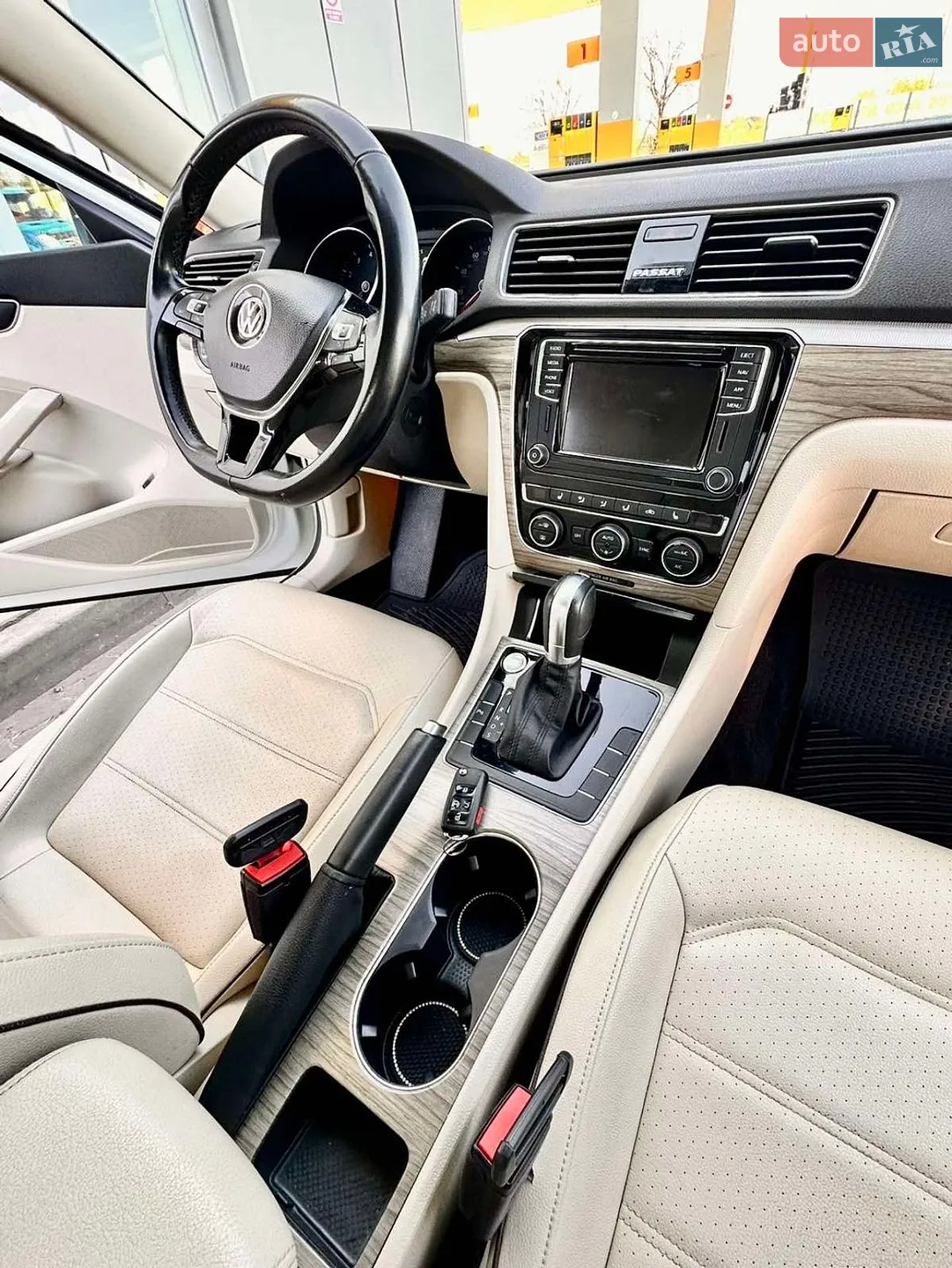 2017 Volkswagen Passat - мініатюра 18