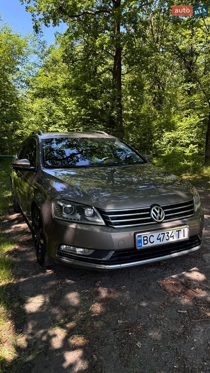 2011 Volkswagen Passat - мініатюра 2