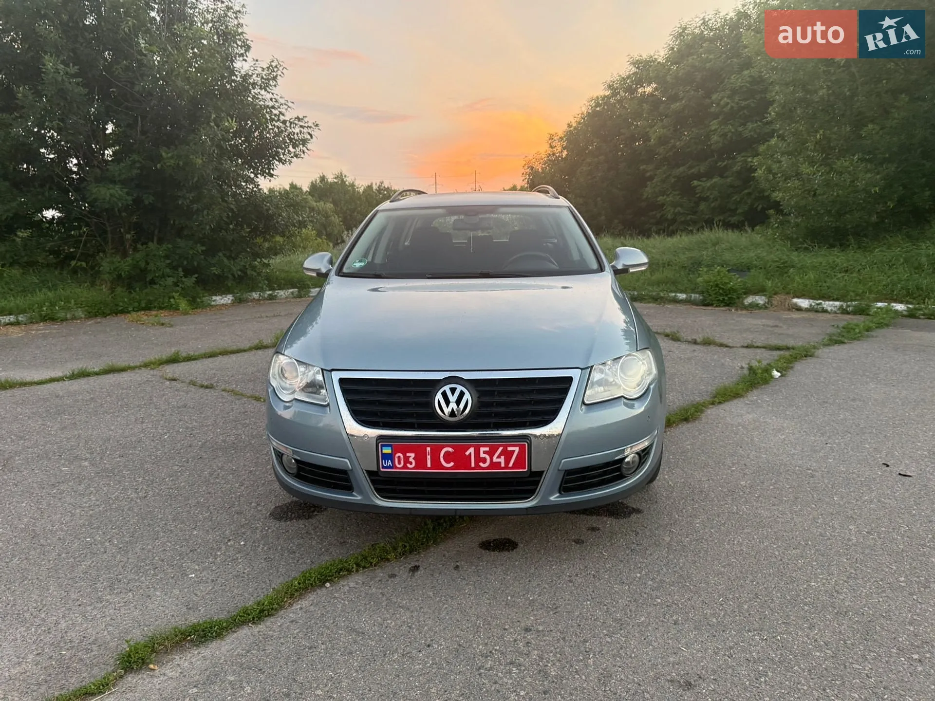 2010 Volkswagen Passat - мініатюра 2