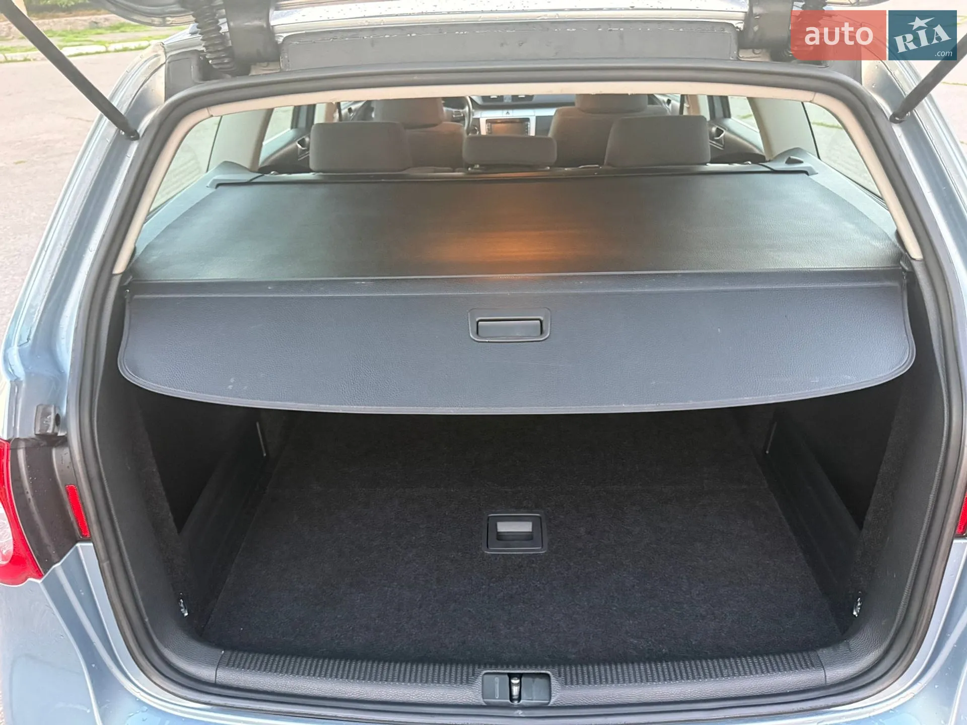 2010 Volkswagen Passat - мініатюра 12