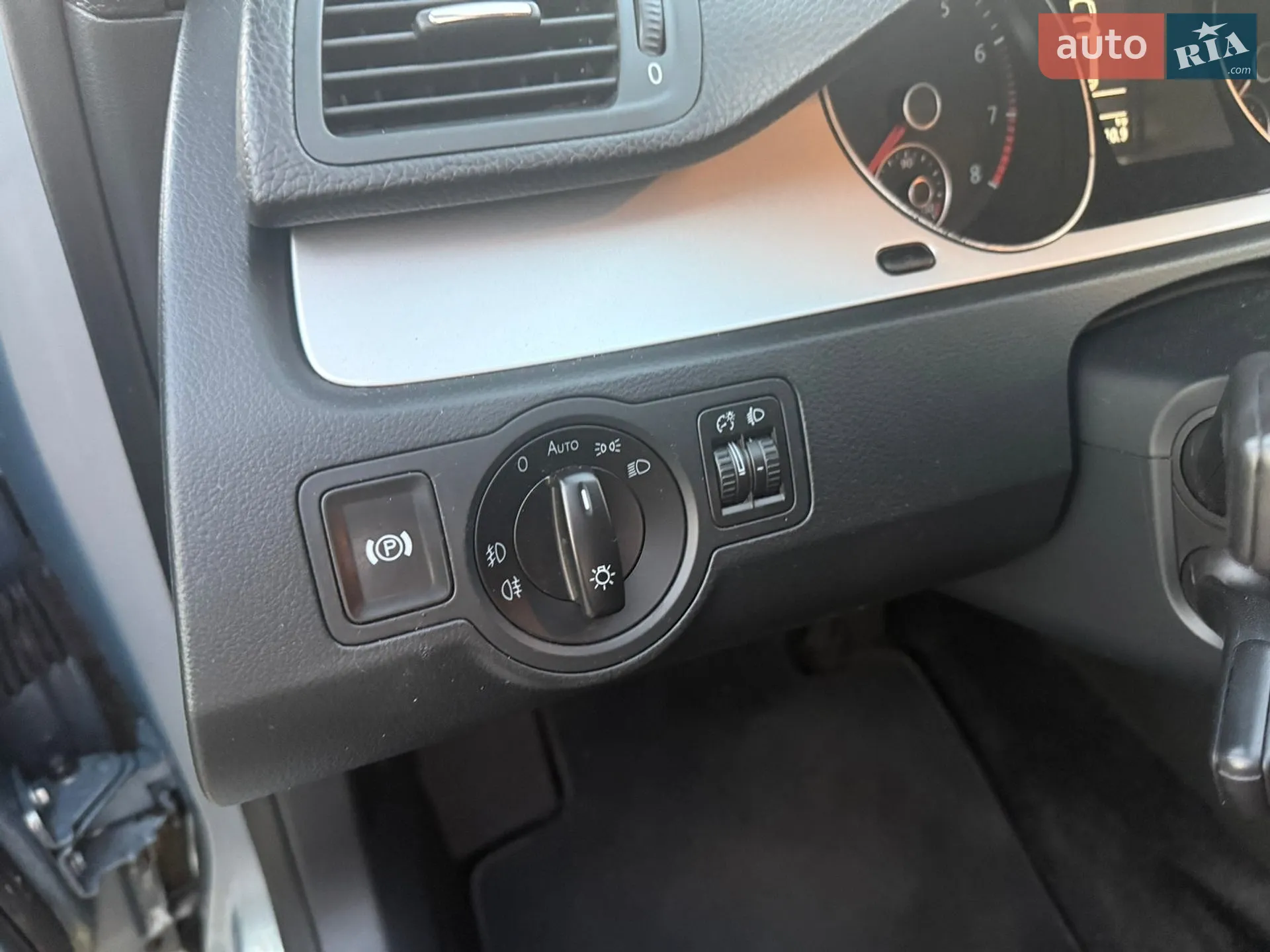 2010 Volkswagen Passat - мініатюра 17