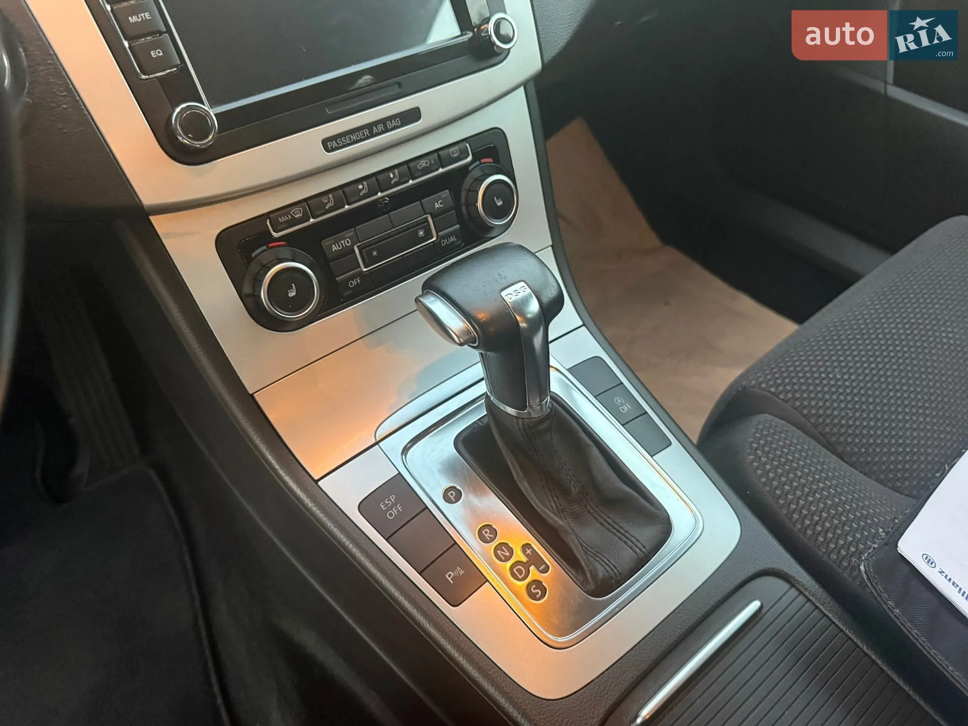 2010 Volkswagen Passat - мініатюра 21