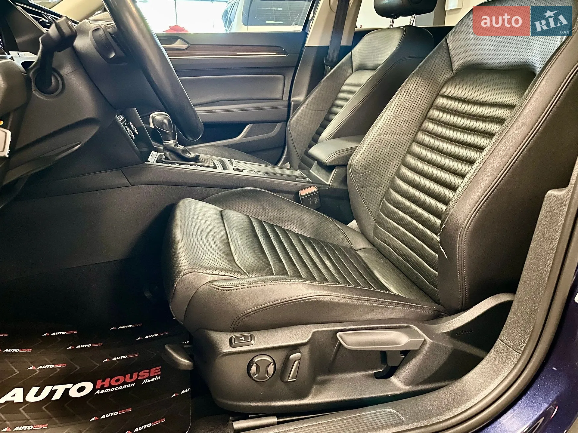 2017 Volkswagen Passat - мініатюра 33